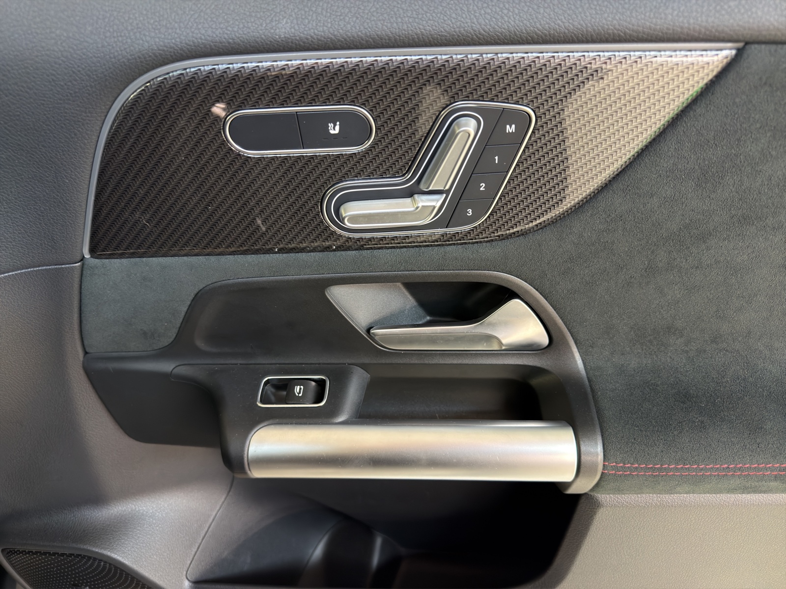 MERCEDES-BENZ GLA 35 AMG 4Matic-image-10