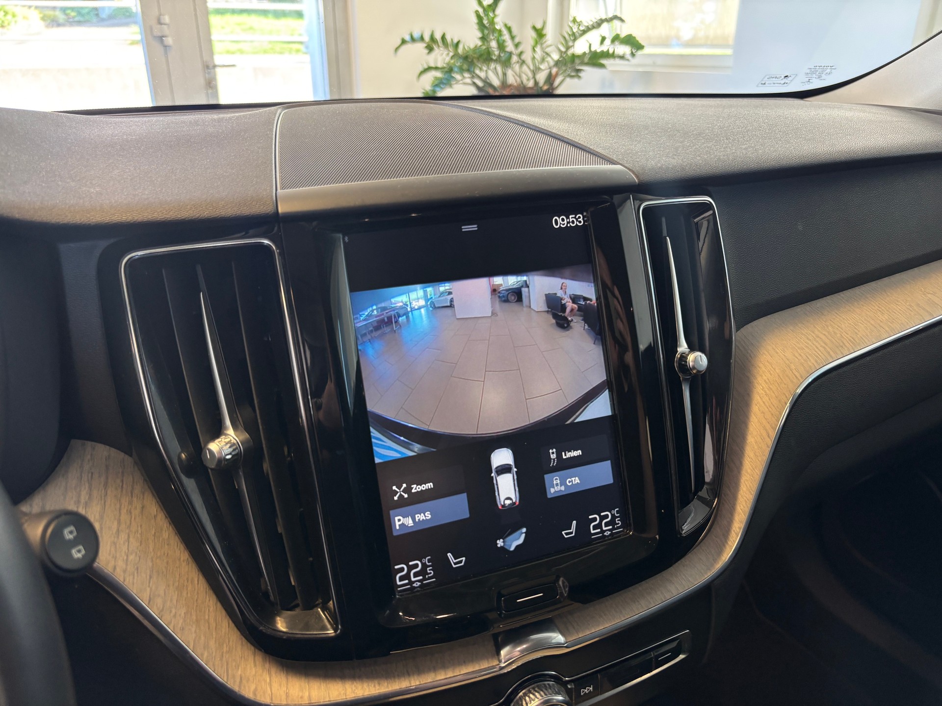 VOLVO XC60 D4 AWD Inscription Geartronic-image-12
