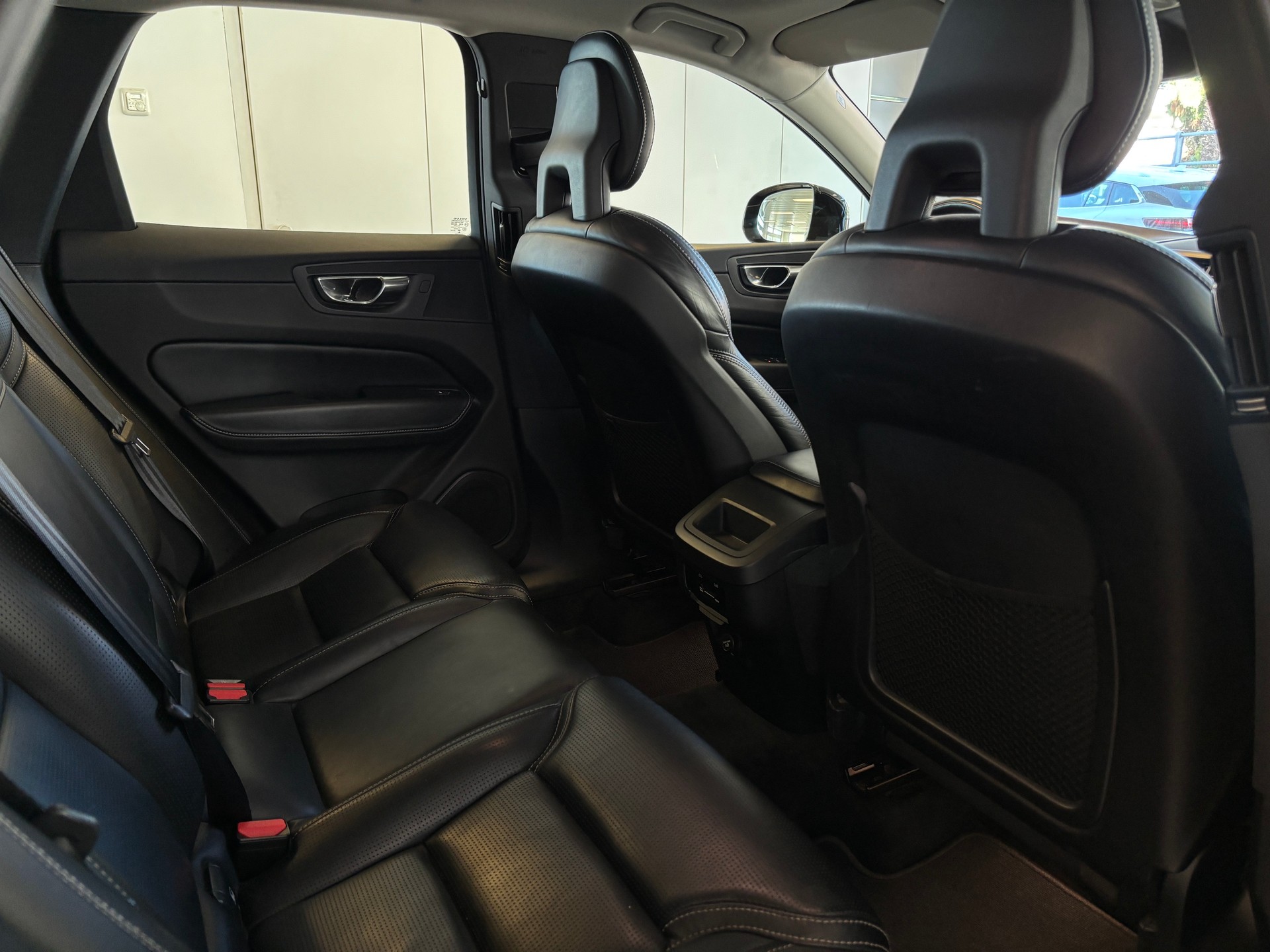 VOLVO XC60 D4 AWD Inscription Geartronic-image-14