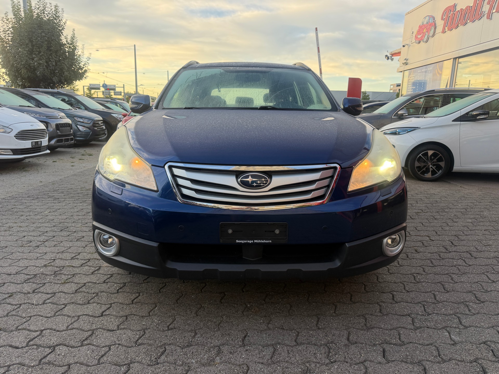 SUBARU Outback 3.6R Executive AWD Automatic-showroom-element-2