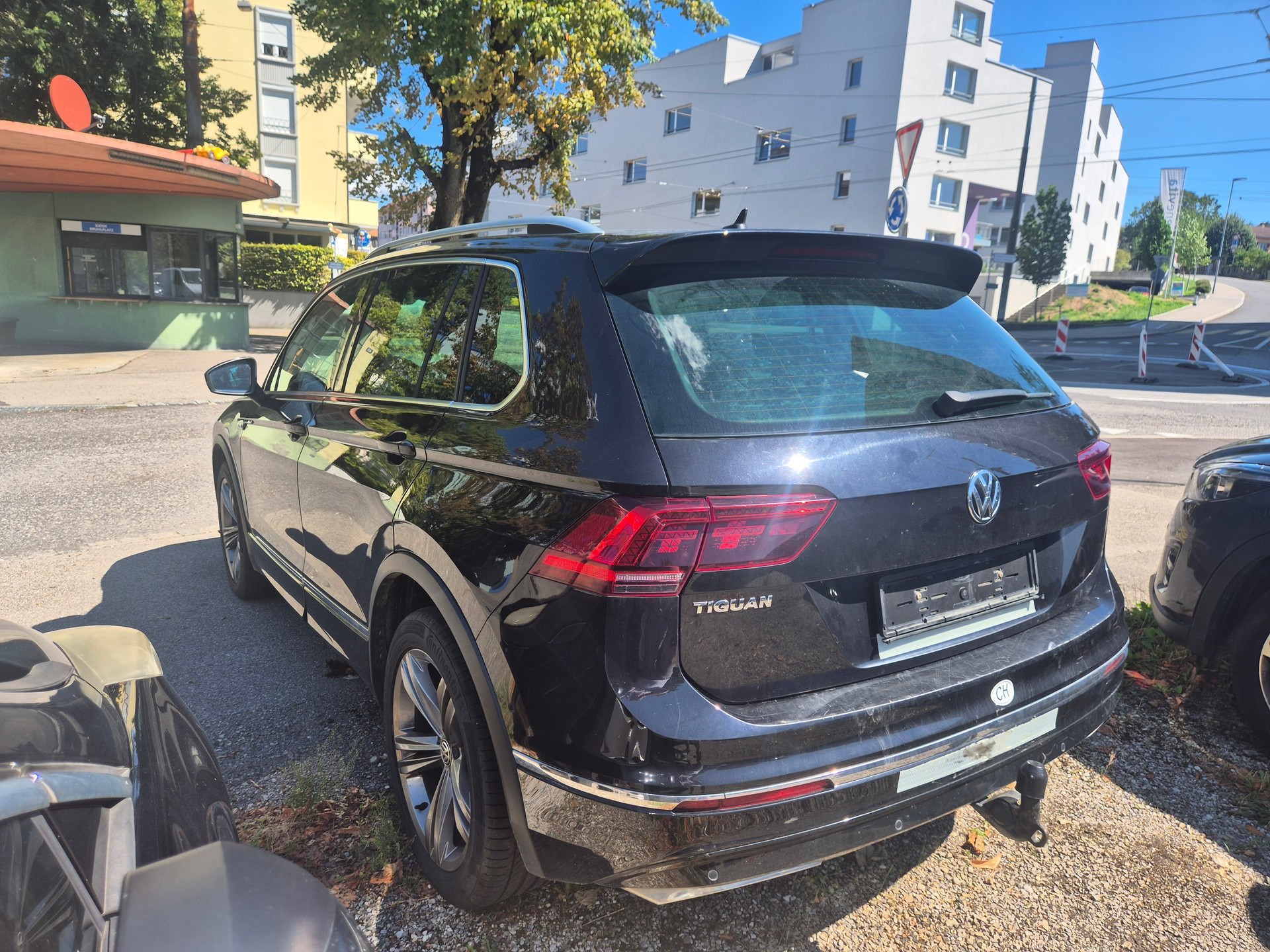 VW Tiguan 2.0 TDI SCR R-line 4Motion DSG-image-6