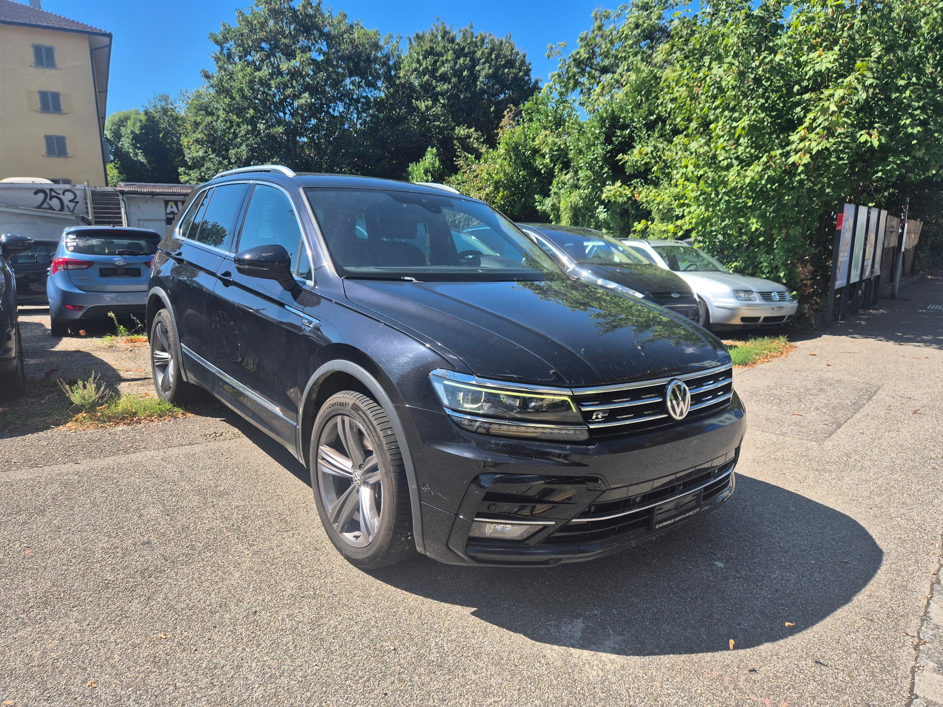 VW Tiguan 2.0 TDI SCR R-line 4Motion DSG-image-2