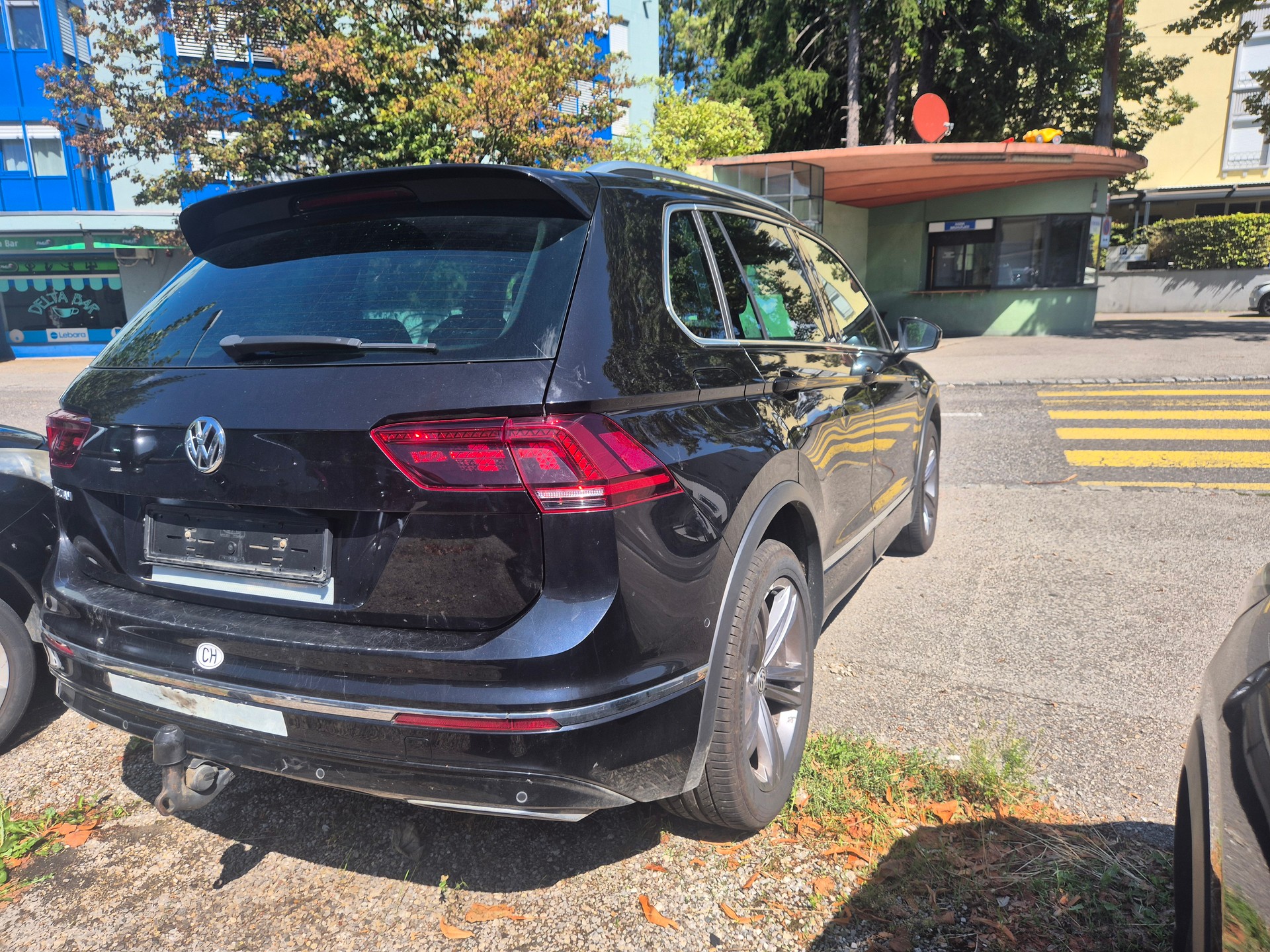 VW Tiguan 2.0 TDI SCR R-line 4Motion DSG-image-5