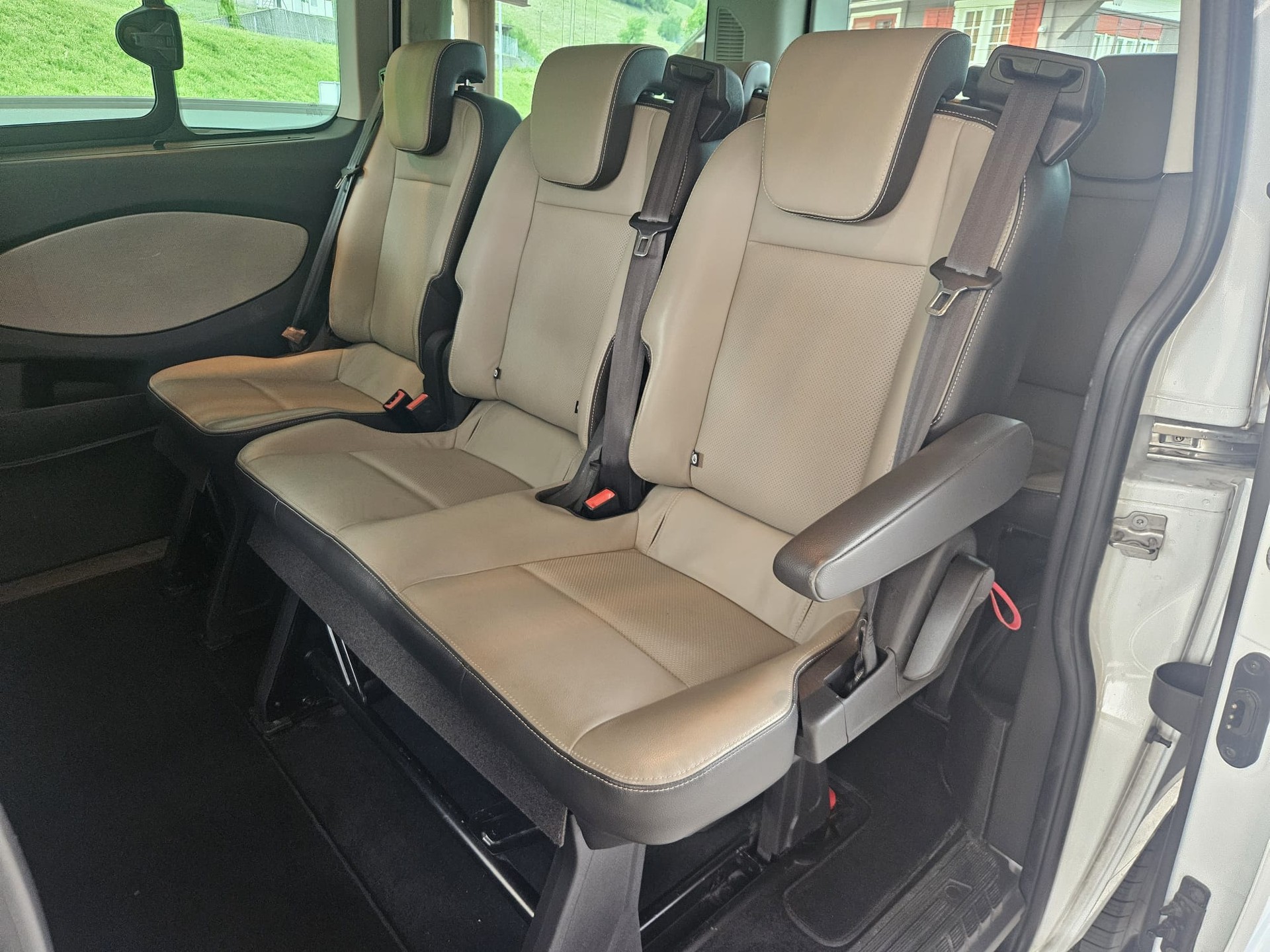 FORD Tourneo Custom 310 L1H1 Titanium-image-5
