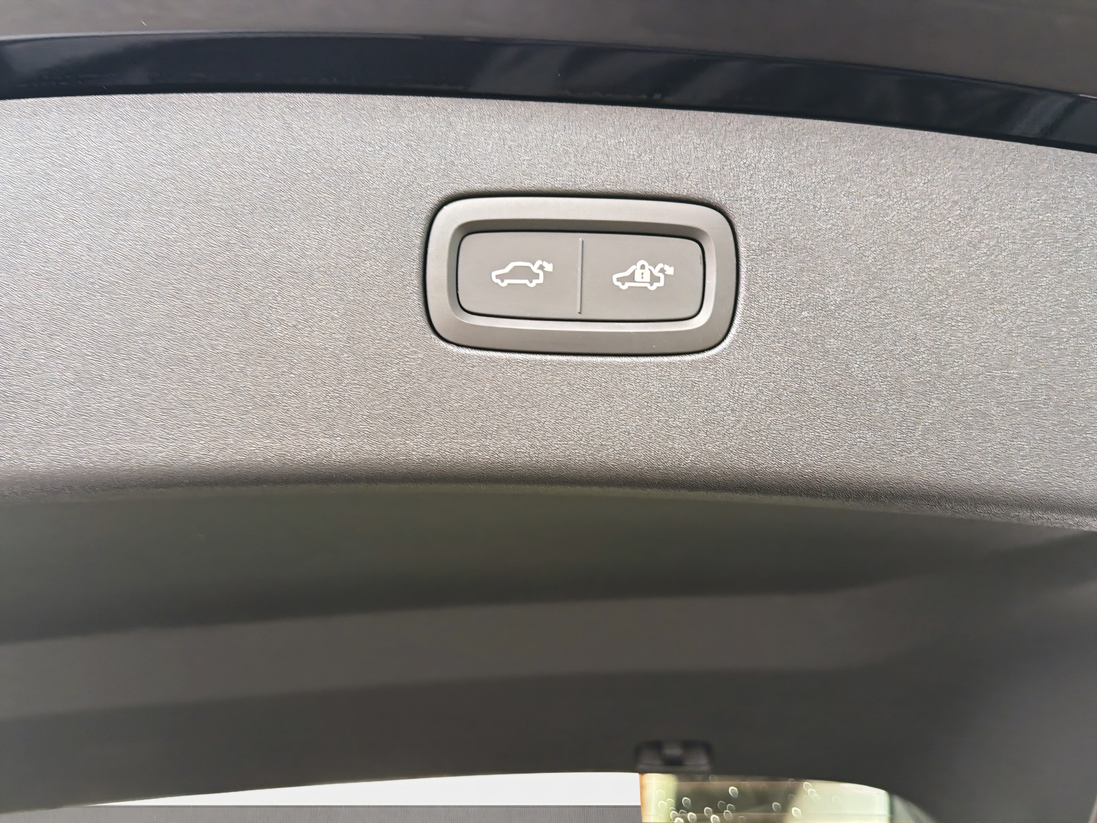 VOLVO ES90 Ultra-image-24