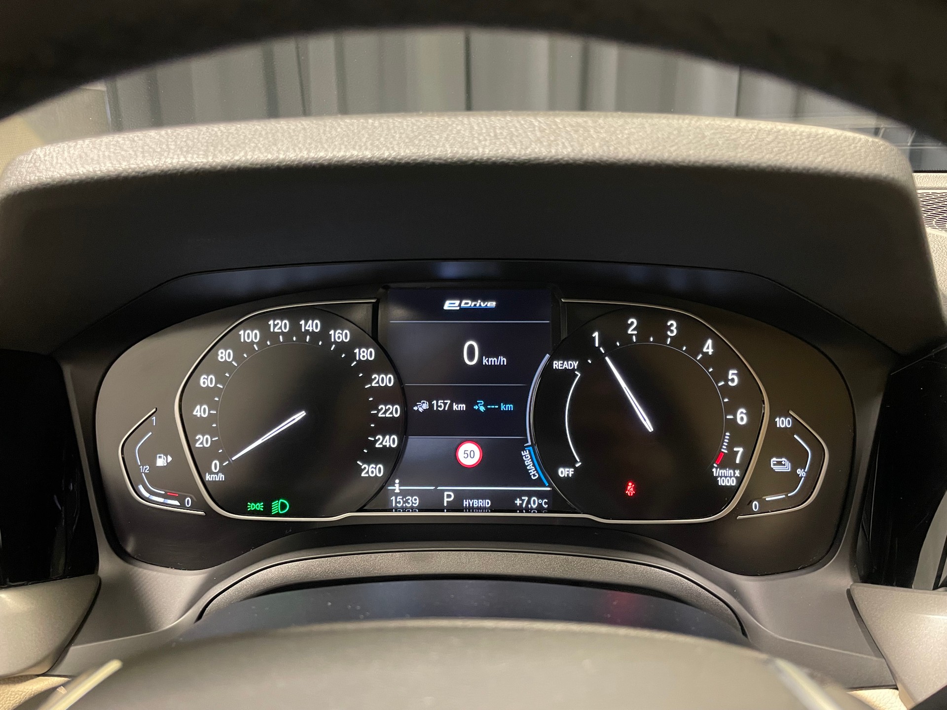 BMW 330e xDrive Steptronic (62)-image-12