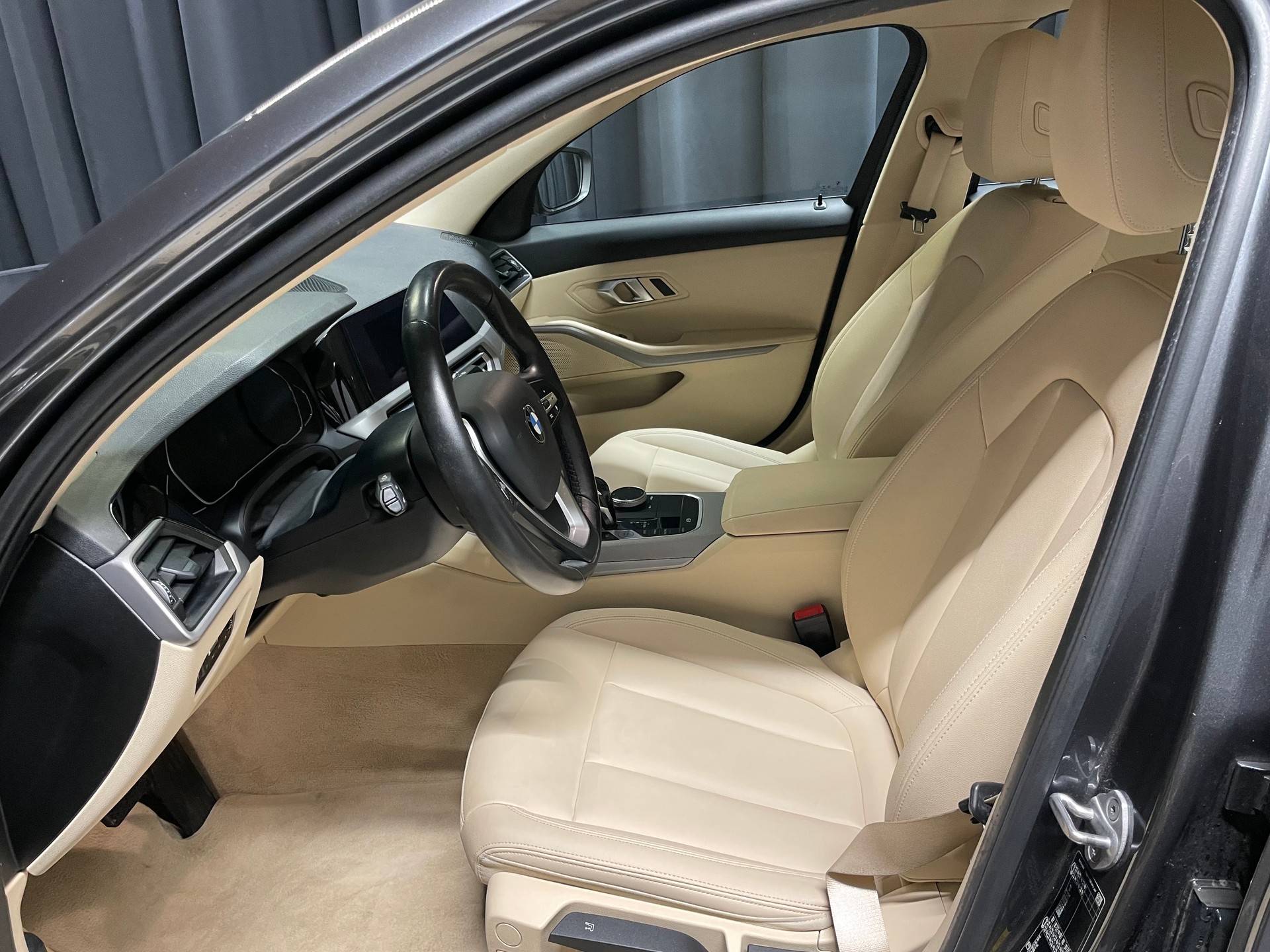 BMW 330e xDrive Steptronic (62)-image-6