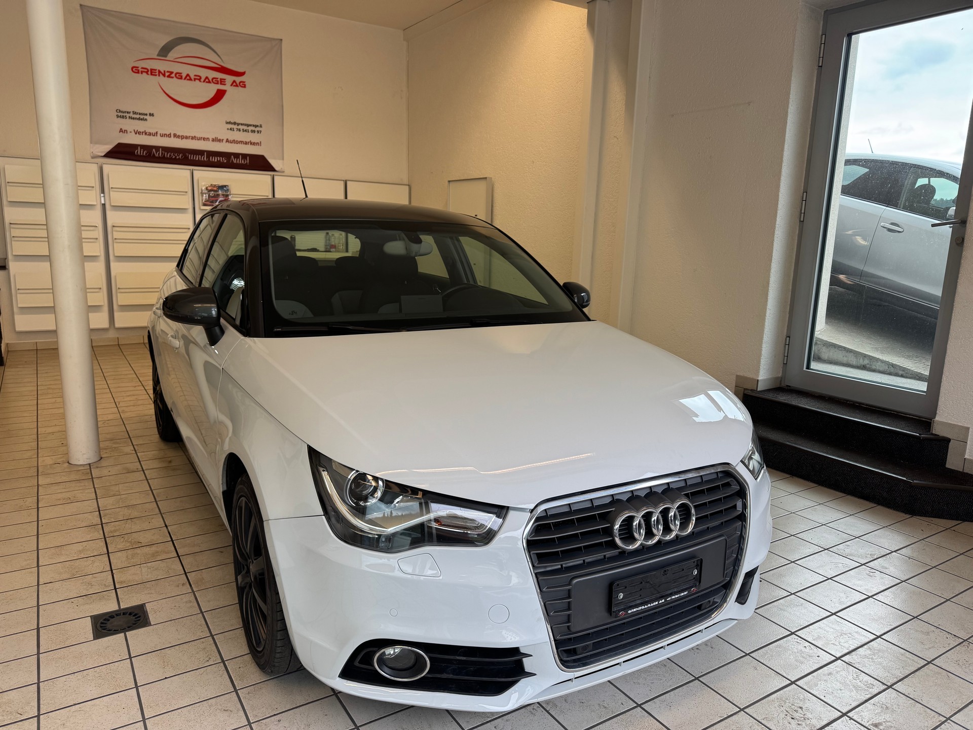 AUDI A1 Sportback 1.6 TDI Attraction DSG-image-1