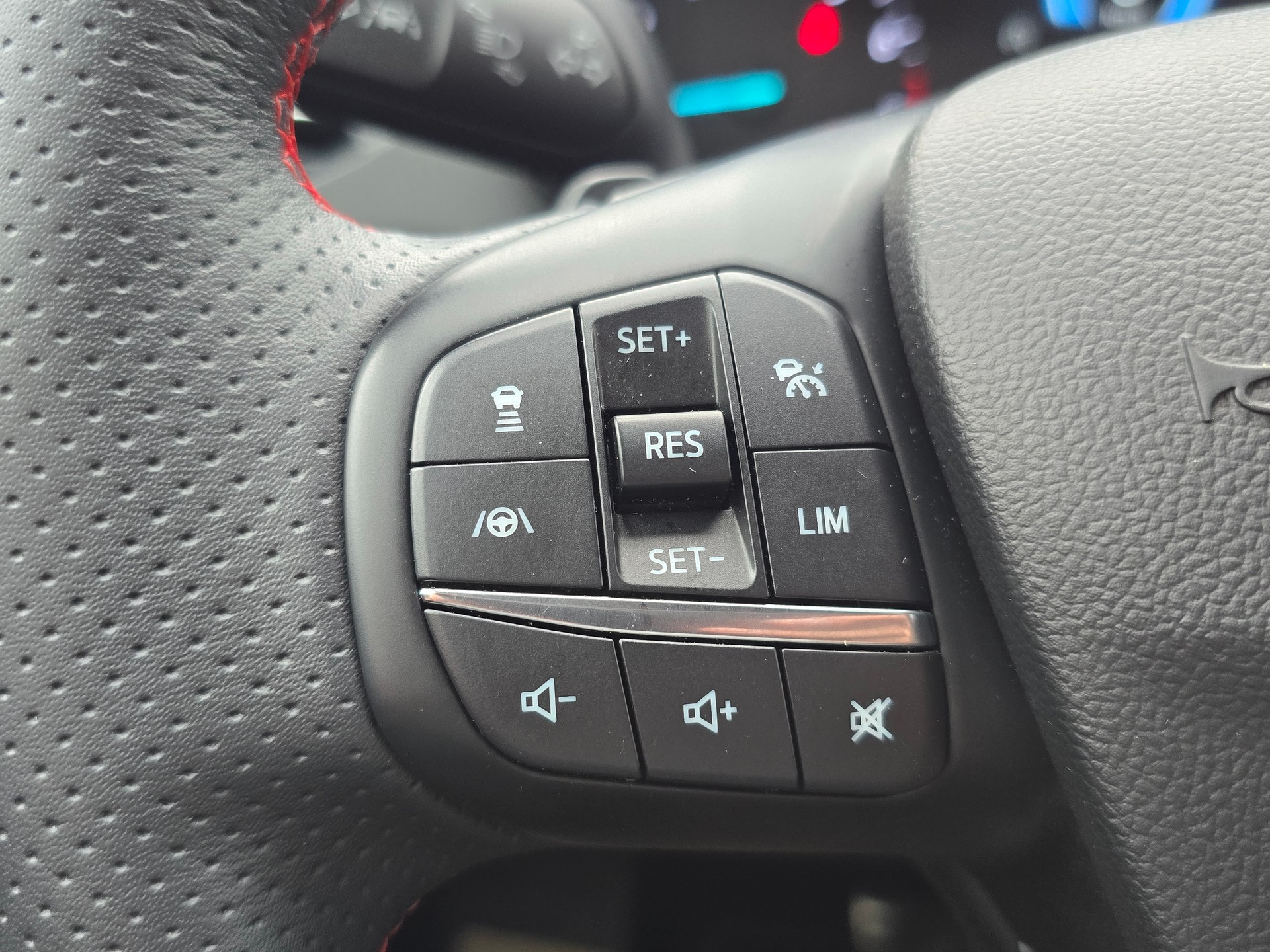 FORD Focus 1.5 SCTi ST Line X Automatic-image-27