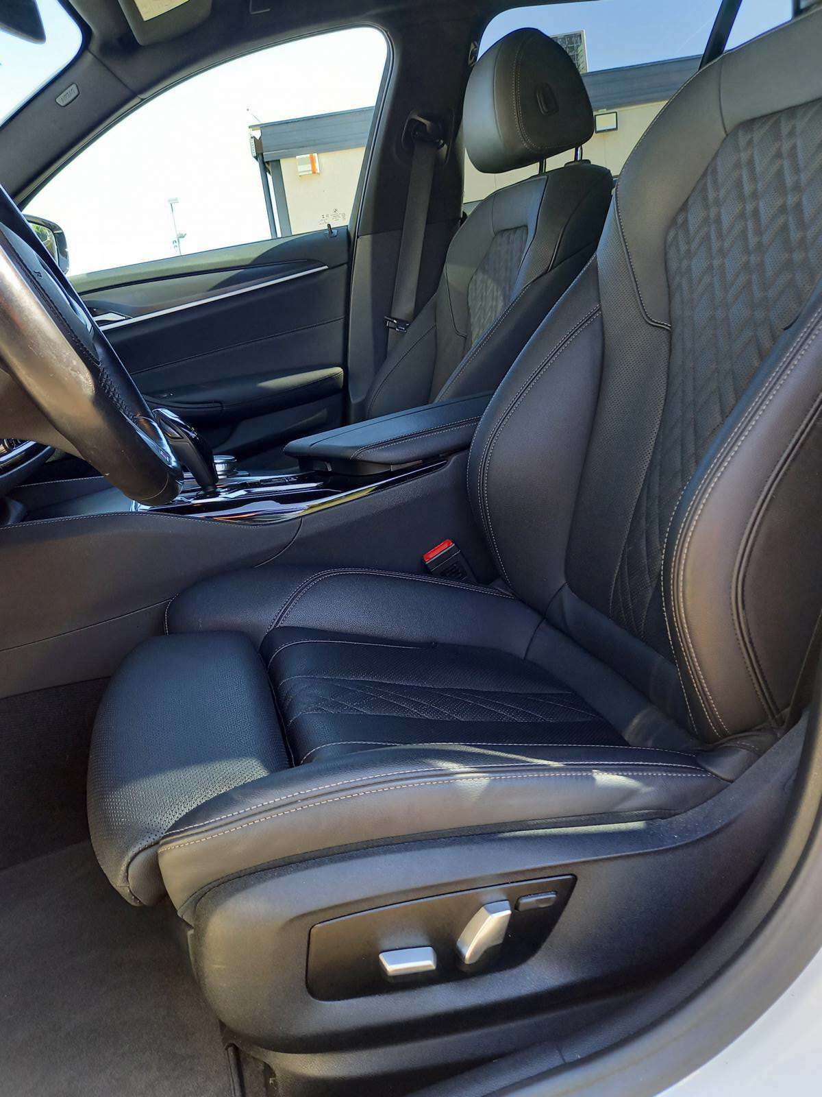 BMW 520d xDrive 48V Touring M Sport Pro Steptronic-image-12