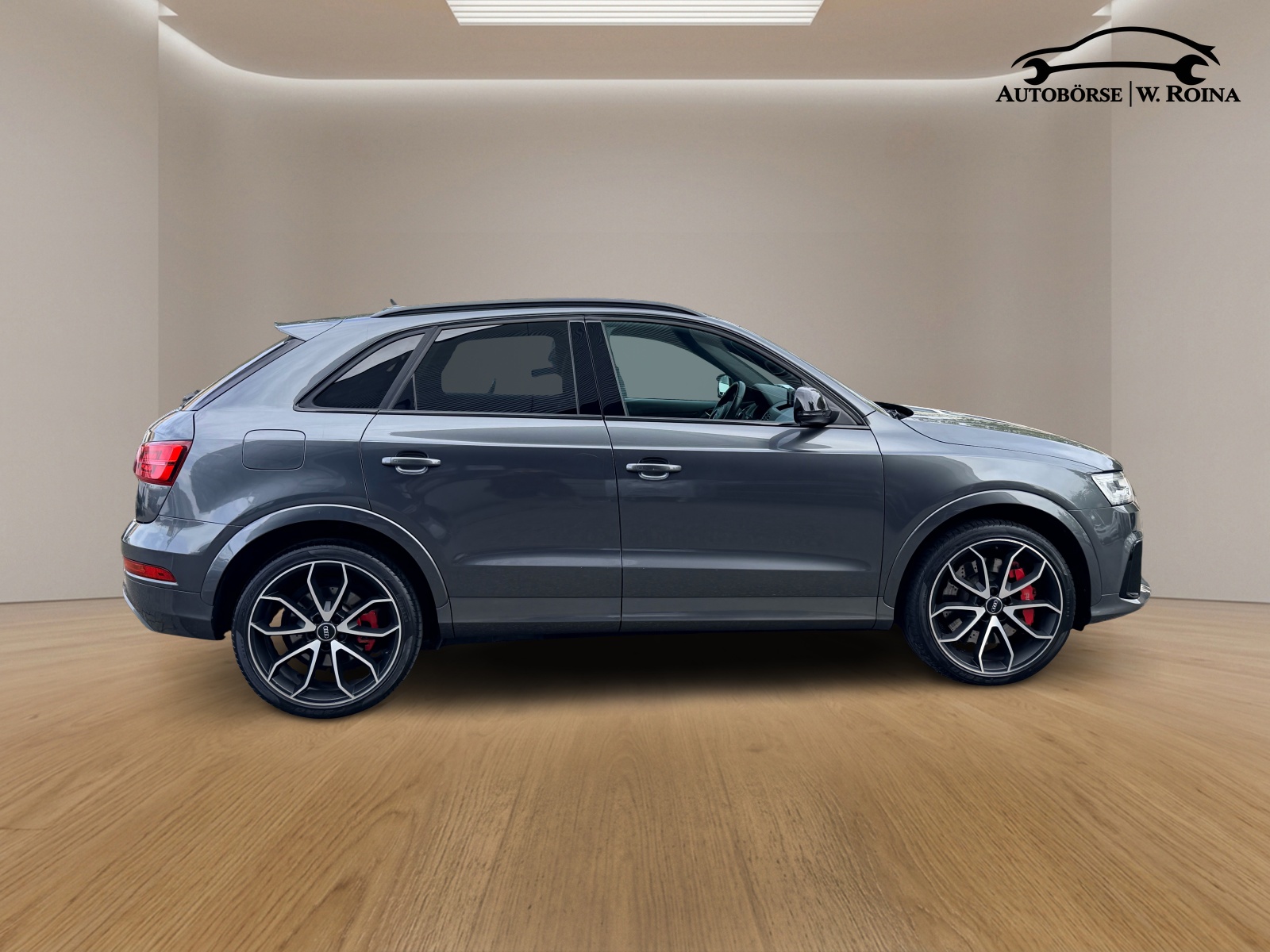 AUDI RS Q3 2.5 TFSI performance quattro S-tronic-showroom-element-1