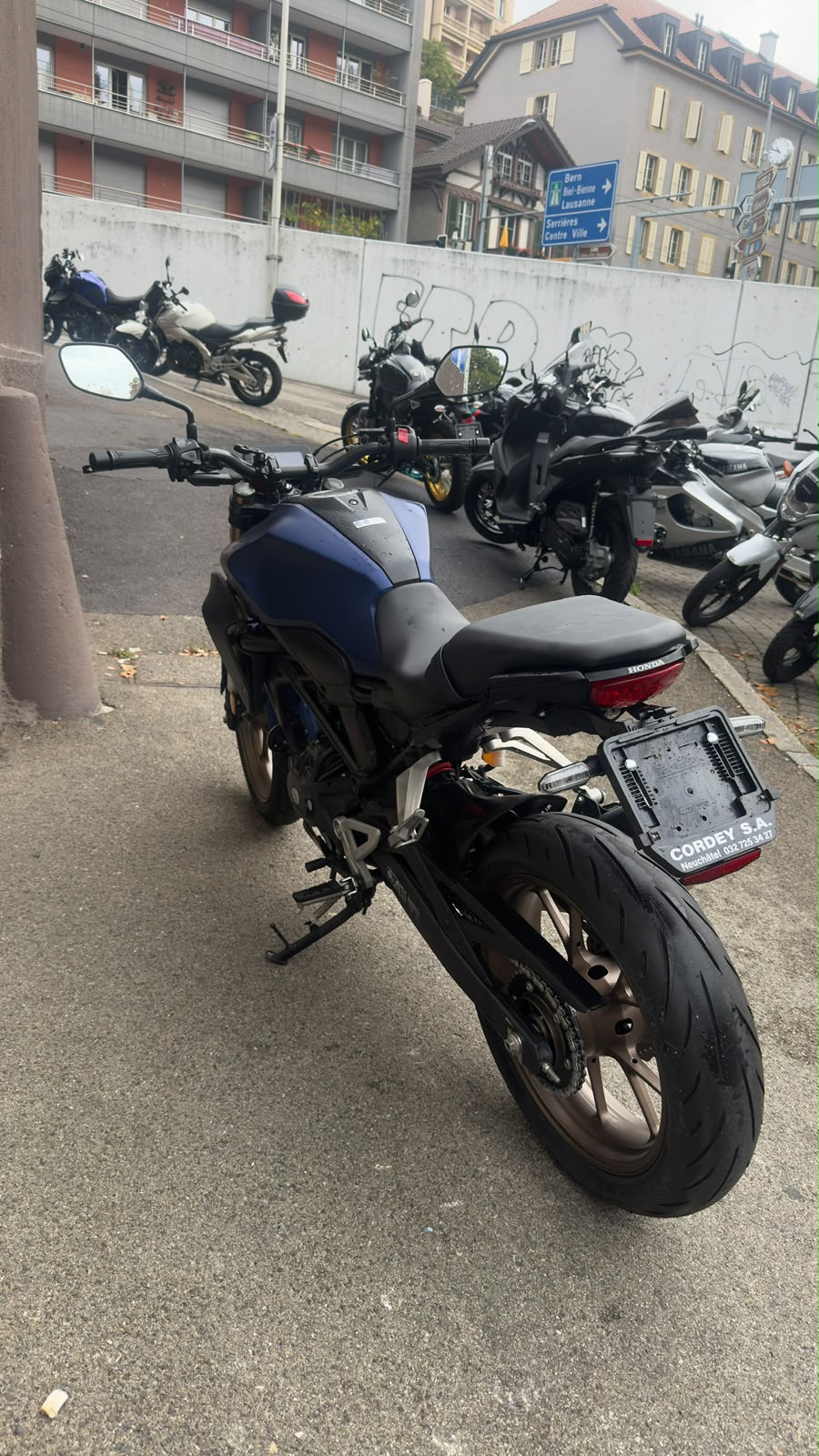 HONDA CB 300 R-image-1