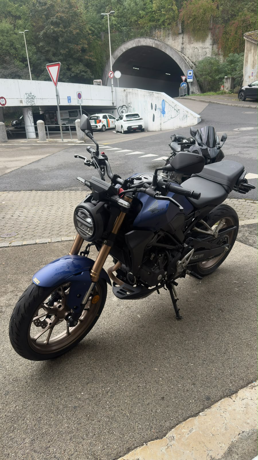 HONDA CB 300 R-image-2
