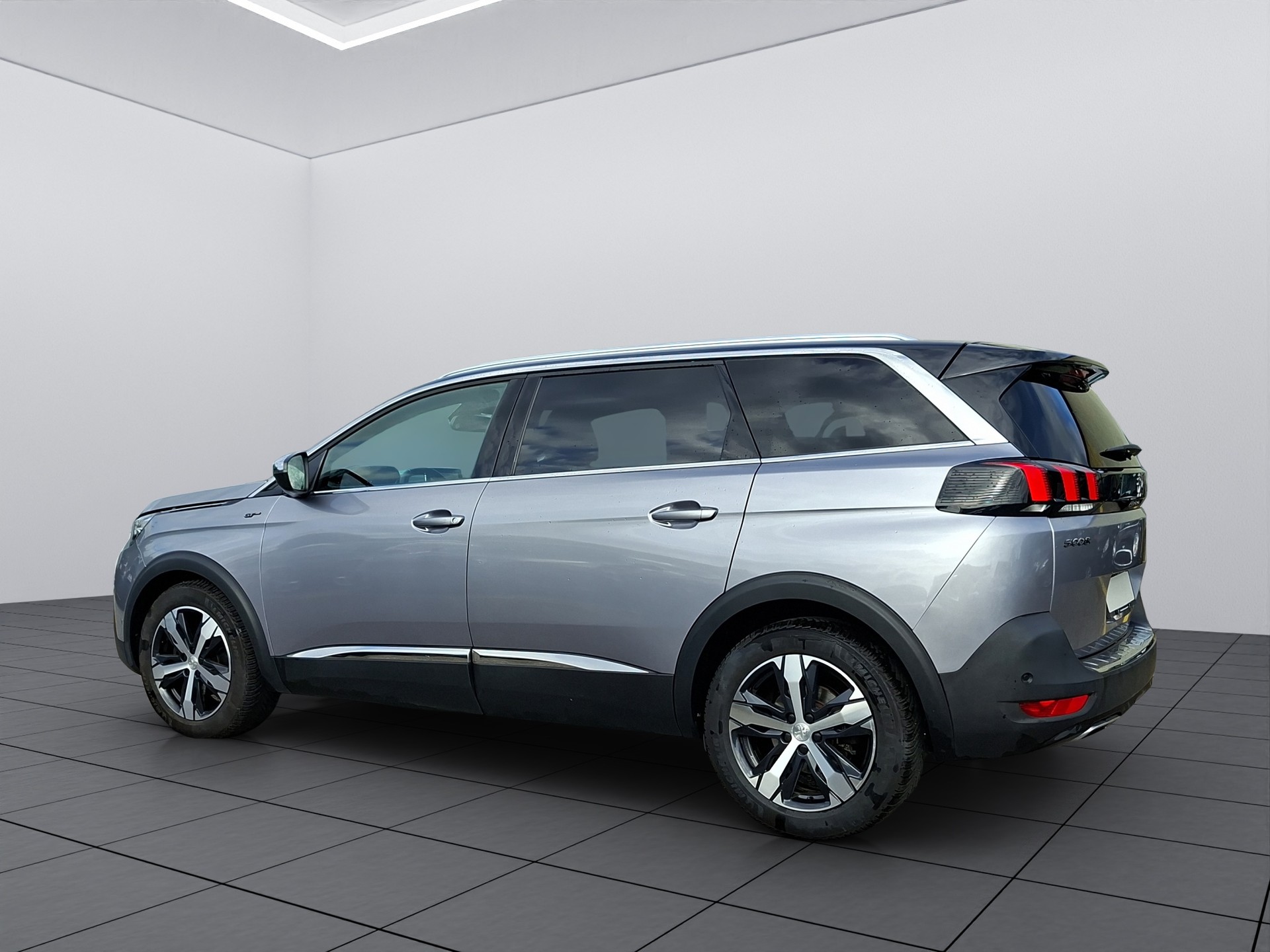 PEUGEOT 5008 2.0 BlueHDi GT EAT-image-5