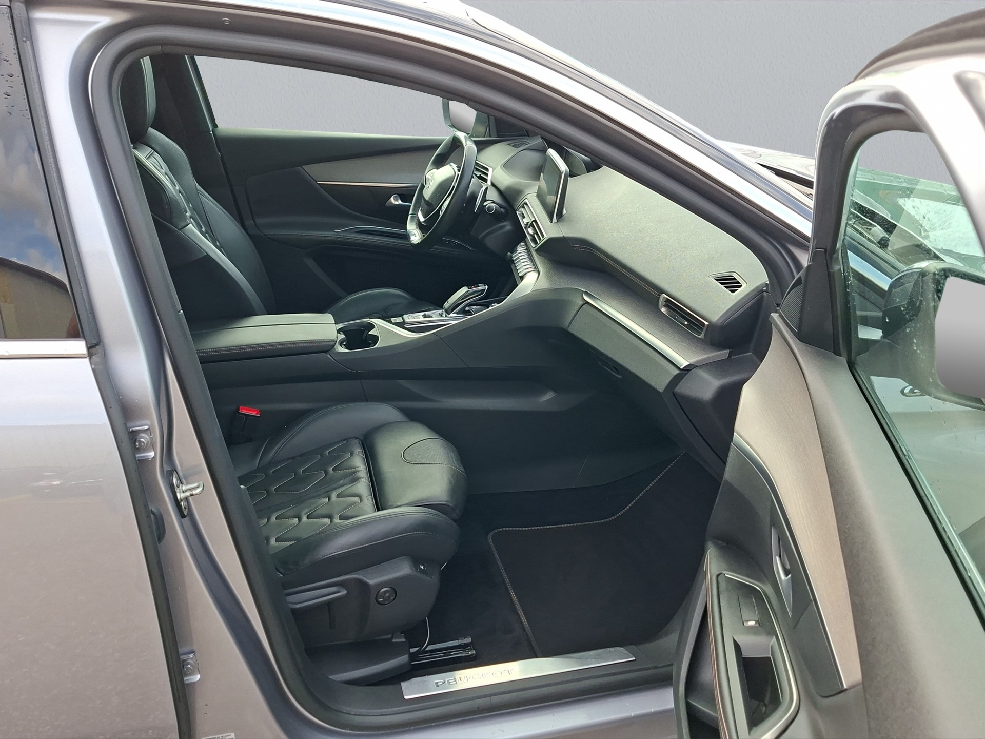 PEUGEOT 5008 2.0 BlueHDi GT EAT-image-19
