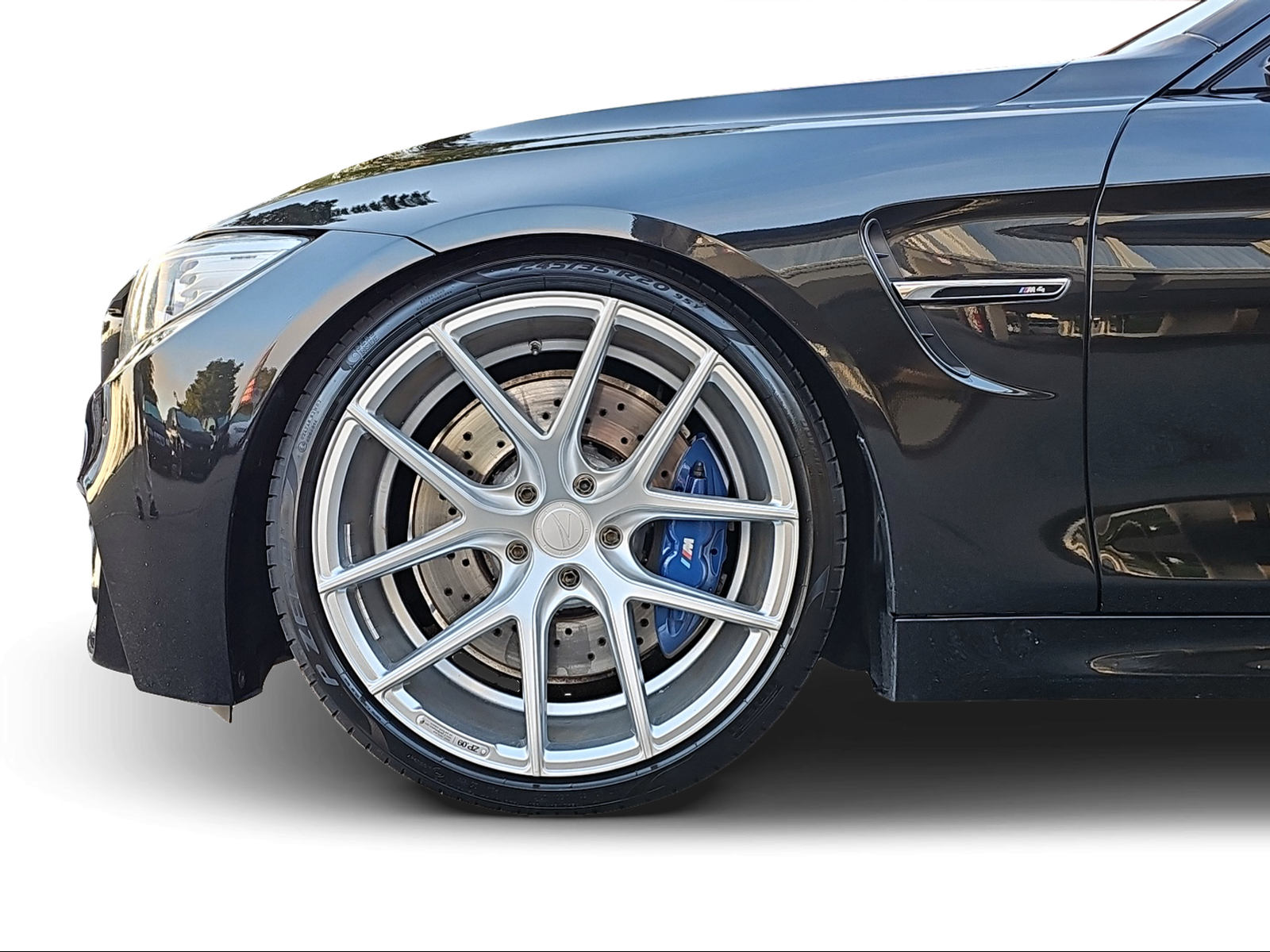 BMW M4 Coupé DKG-showroom-element-3