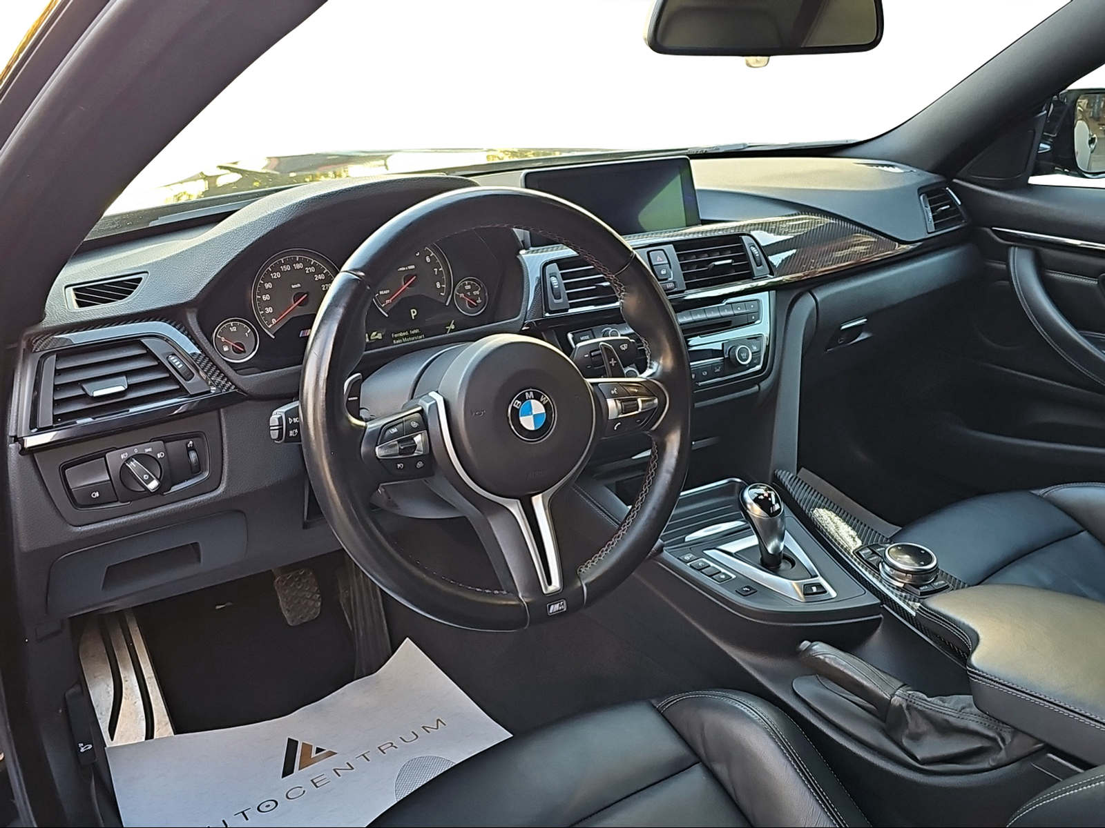 BMW M4 Coupé DKG-showroom-element-1