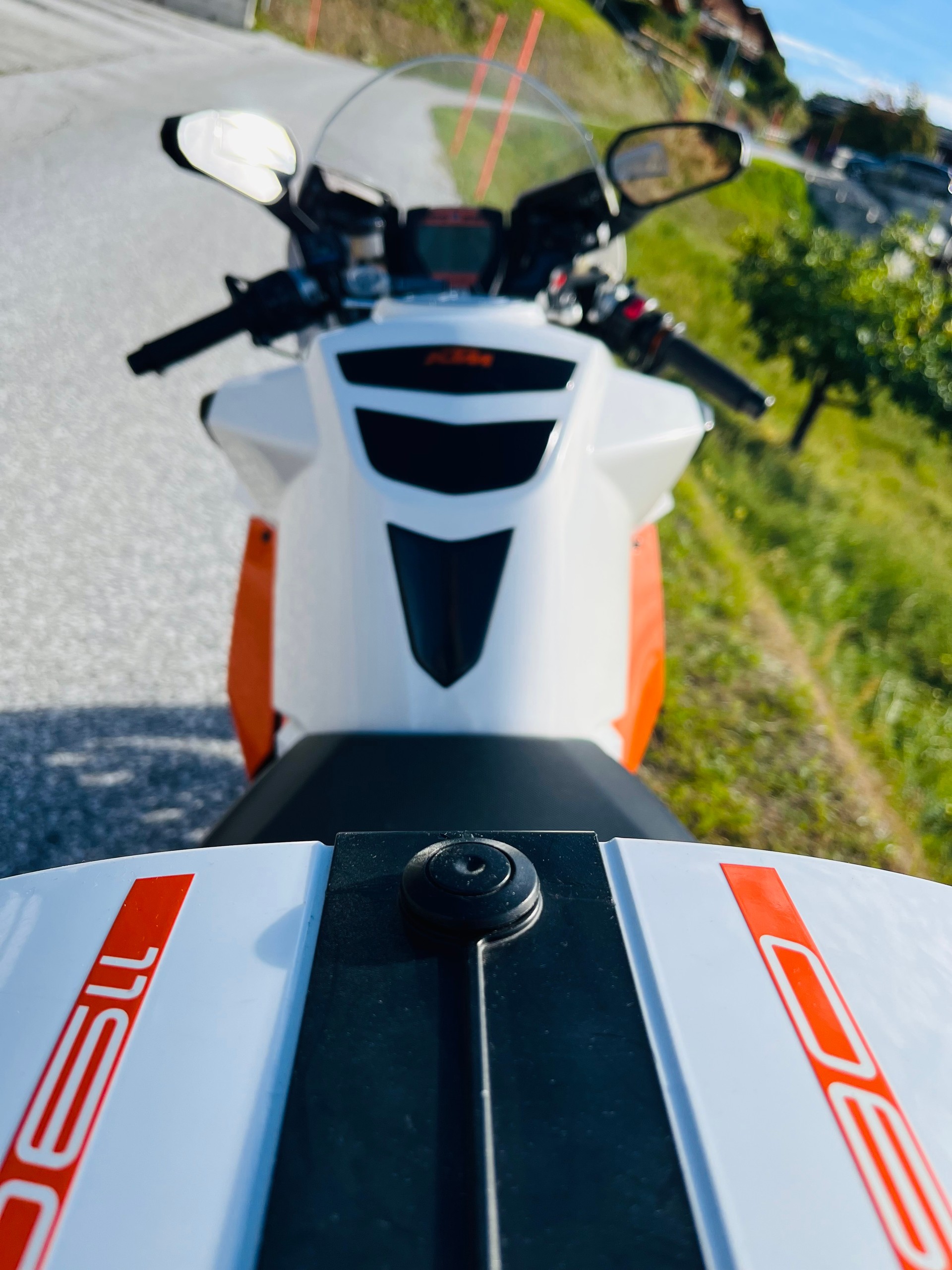 KTM 1190 RC8 R-image-10