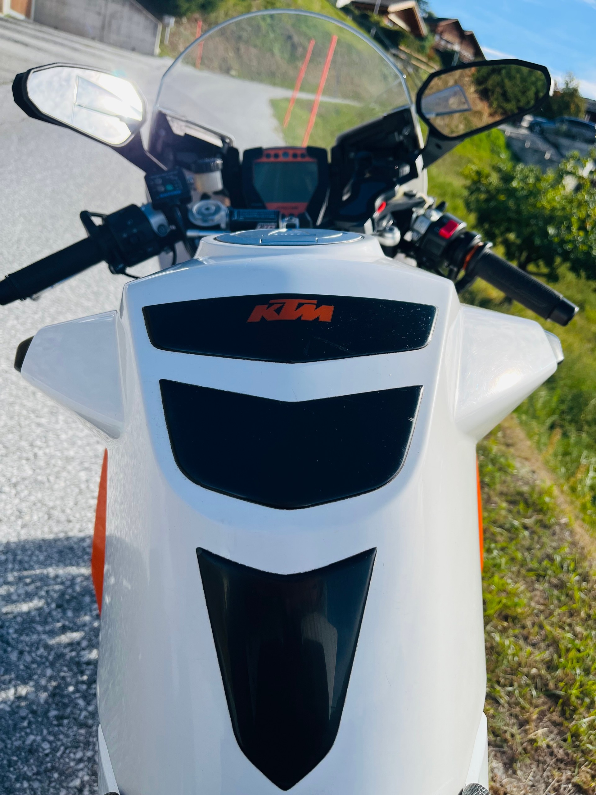 KTM 1190 RC8 R-image-11