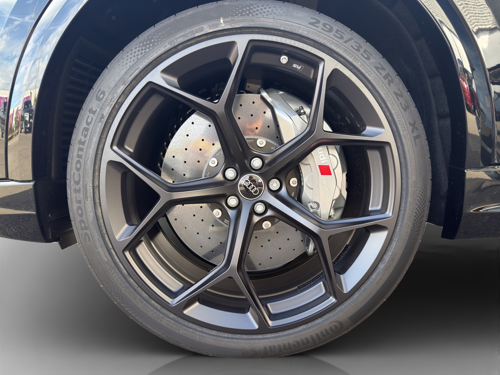 AUDI RSQ8 performance quattro-image-13