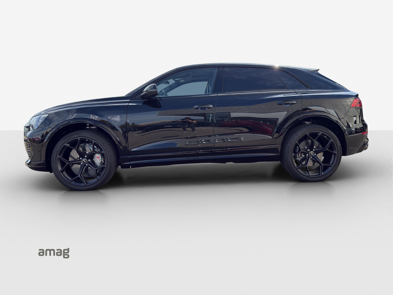 AUDI RSQ8 performance quattro-showroom-element-1