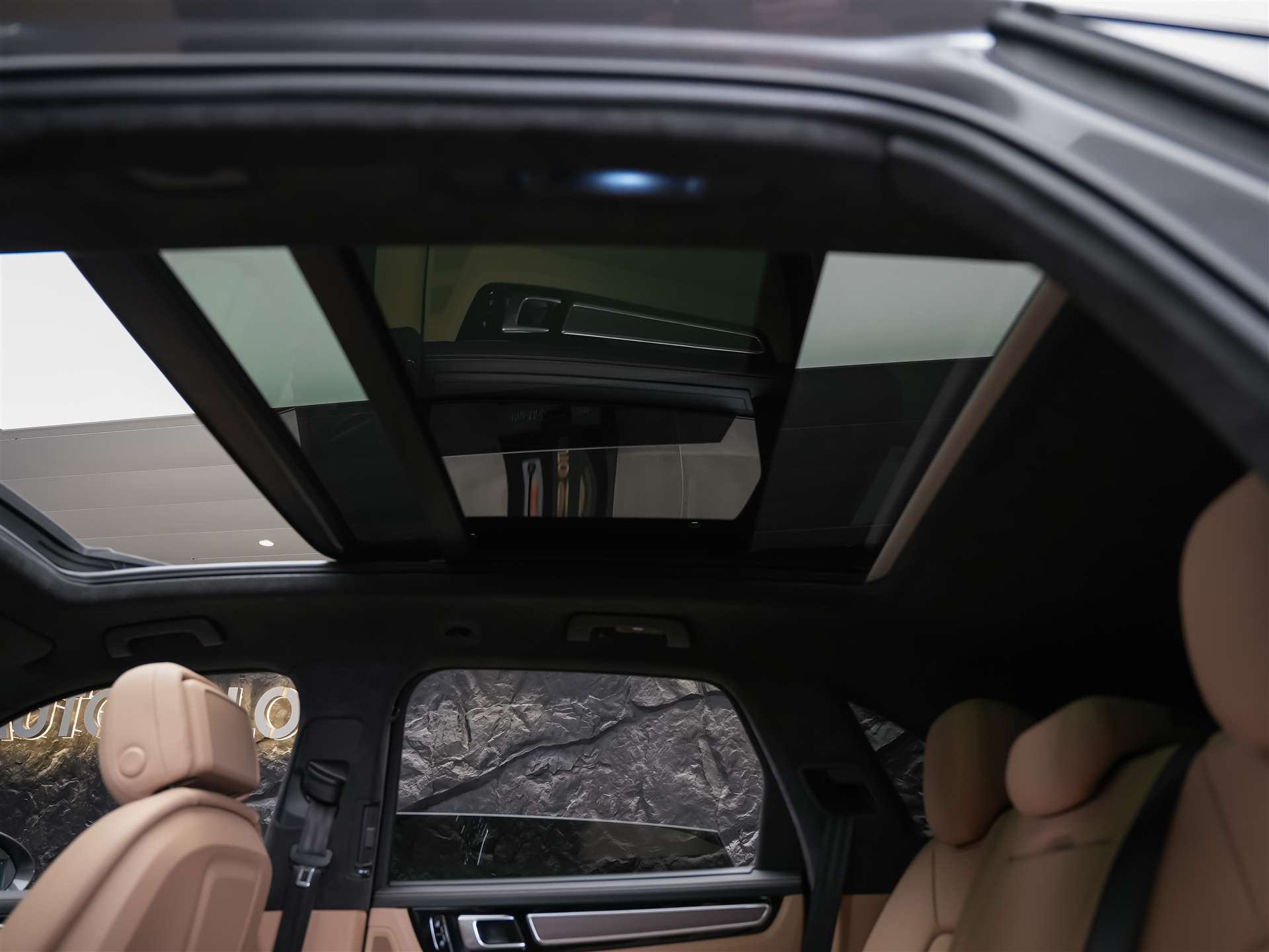 PORSCHE Cayenne 4.0 V8 GTS *CH Auto*Panorama*Massage*Allradlenkung*-image-13