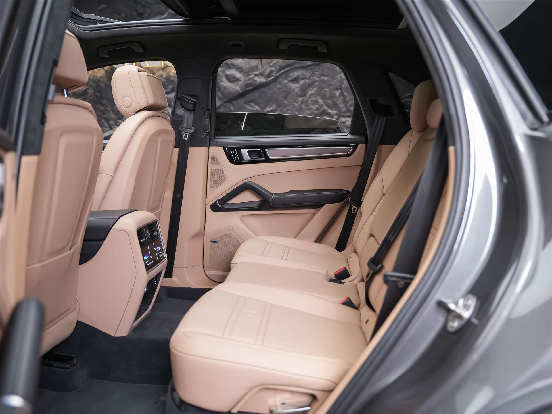 PORSCHE Cayenne 4.0 V8 GTS *CH Auto*Panorama*Massage*Allradlenkung*-image-14