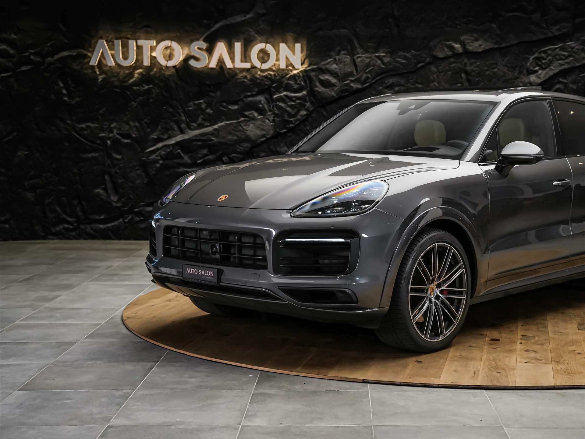 PORSCHE Cayenne 4.0 V8 GTS *CH Auto*Panorama*Massage*Allradlenkung*-image-17