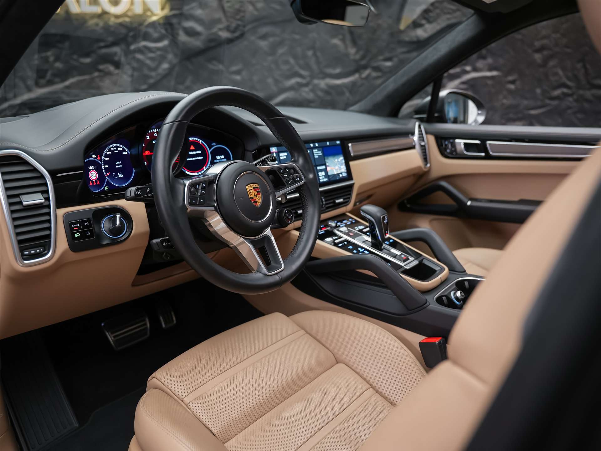 PORSCHE Cayenne 4.0 V8 GTS *CH Auto*Panorama*Massage*Allradlenkung*-image-7