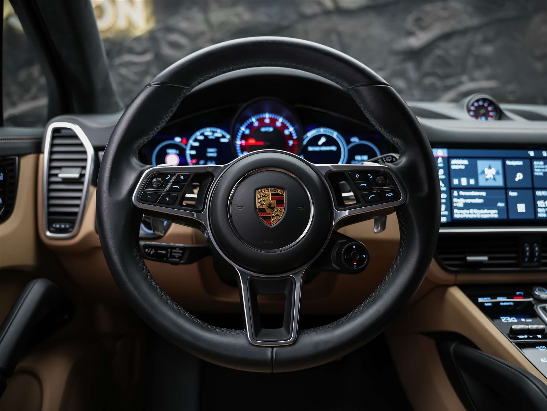 PORSCHE Cayenne 4.0 V8 GTS *CH Auto*Panorama*Massage*Allradlenkung*-image-31