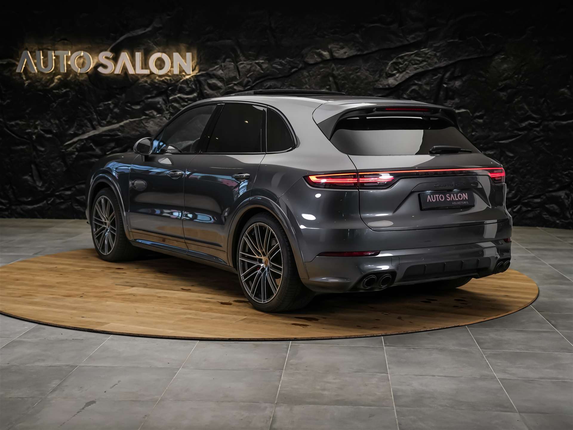 PORSCHE Cayenne 4.0 V8 GTS *CH Auto*Panorama*Massage*Allradlenkung*-showroom-element-2