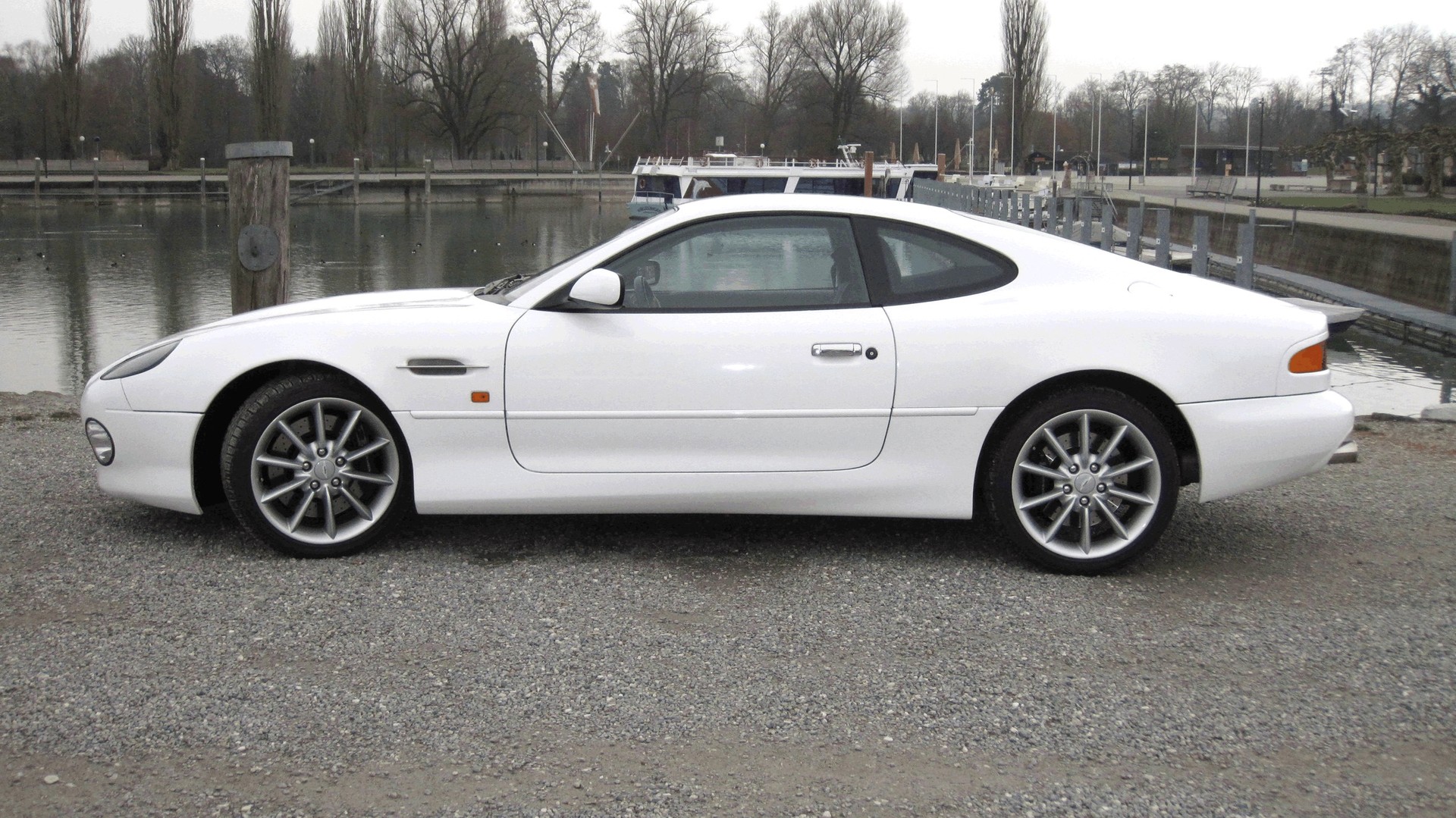 ASTON MARTIN DB7 Vantage-image-2
