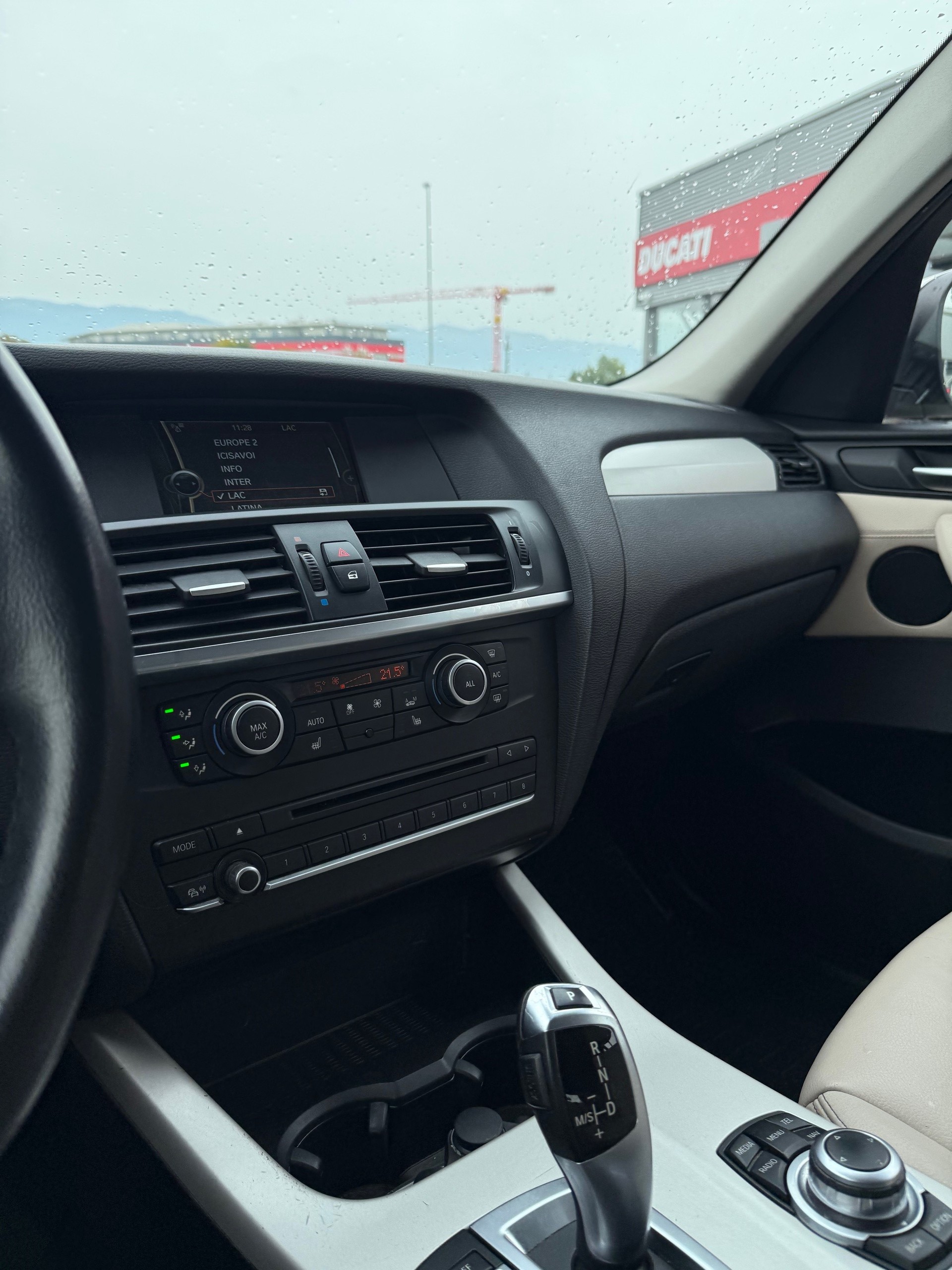 BMW X3 xDrive 20i Steptronic-image-10