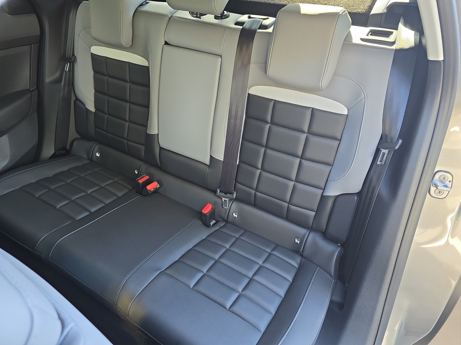 CITROEN C4 HEV Max e-DCS6-image-12