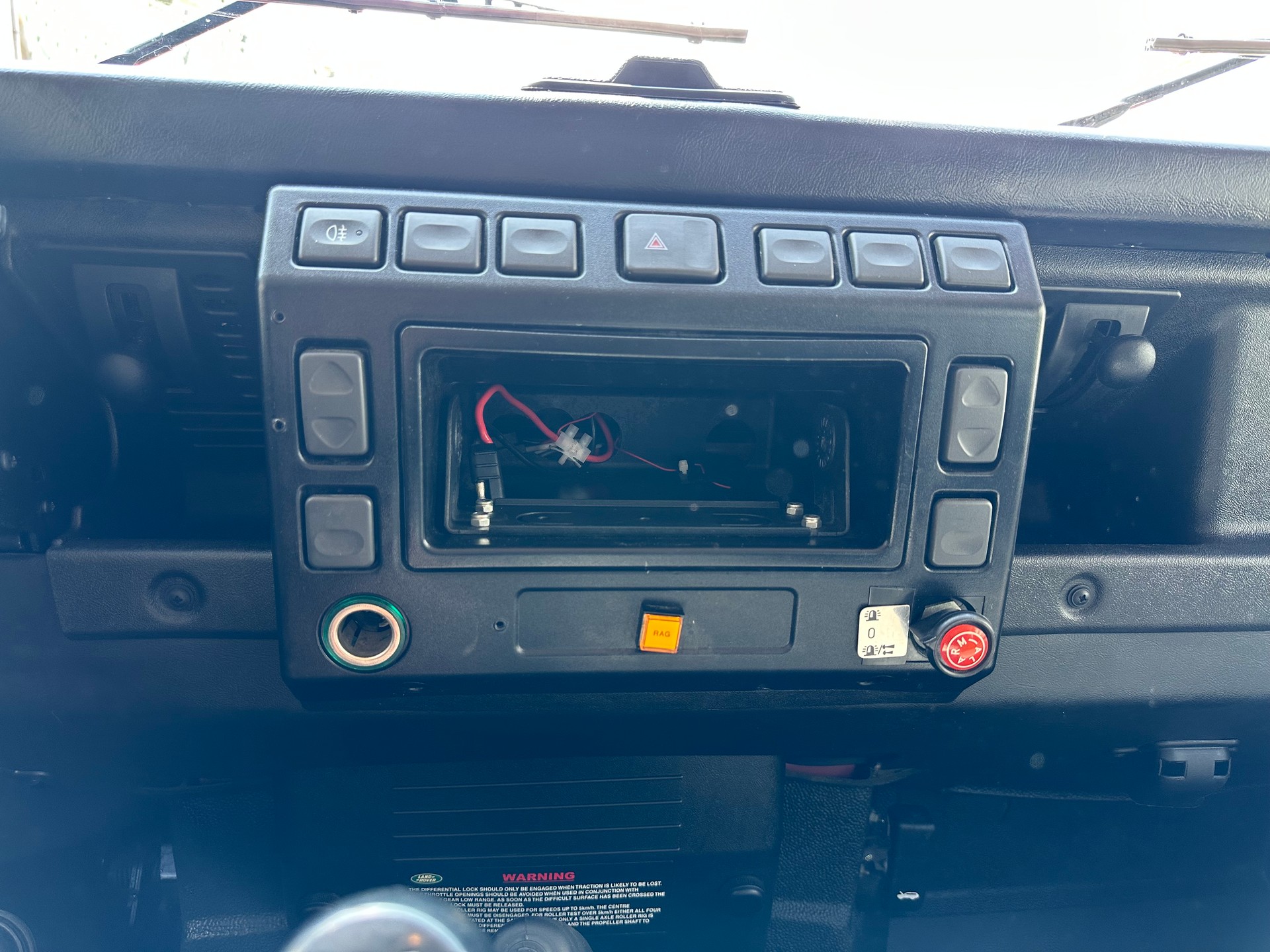 LAND ROVER Defender 130 2.5Td5-image-14