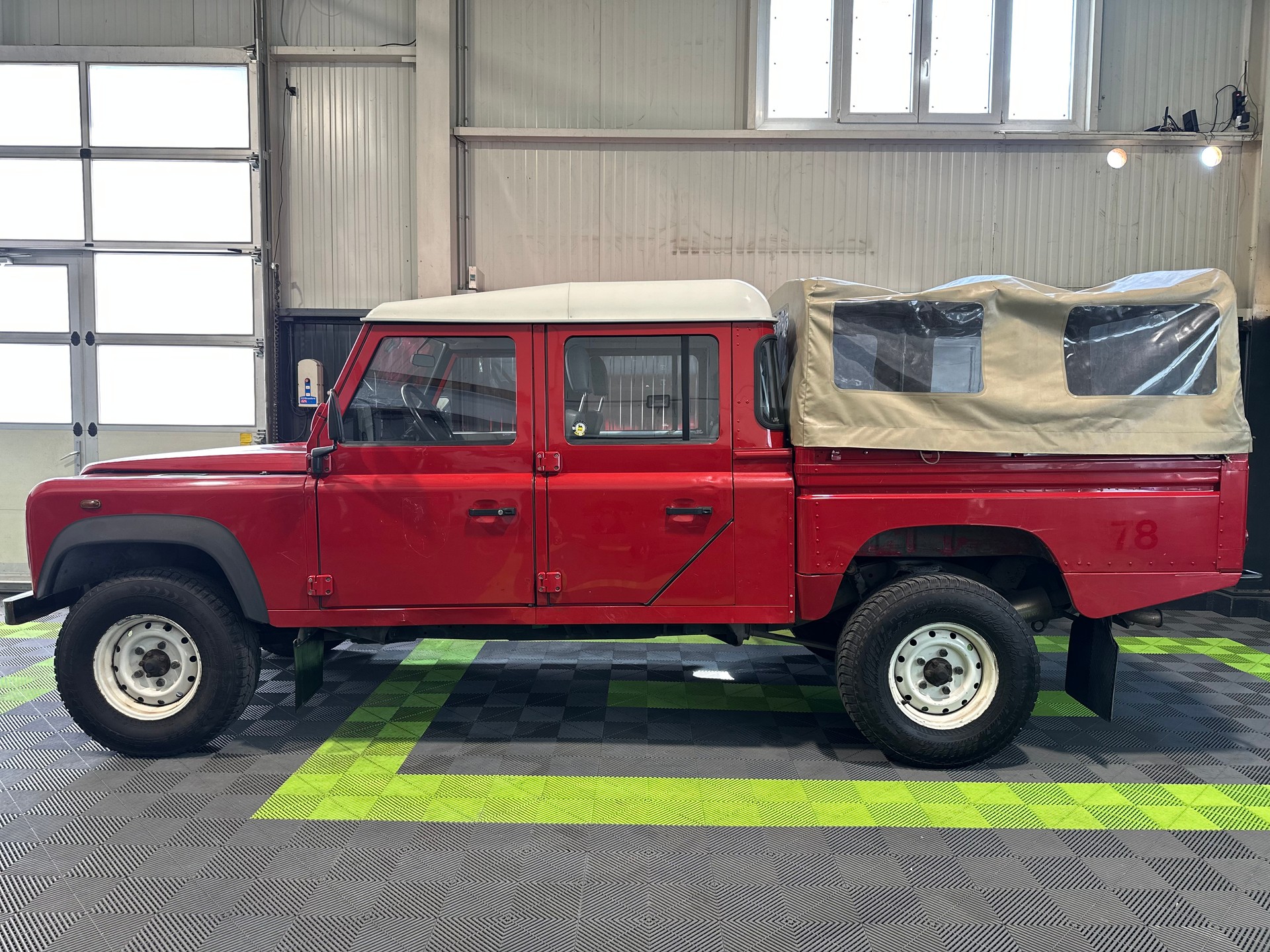 LAND ROVER Defender 130 2.5Td5-image-6
