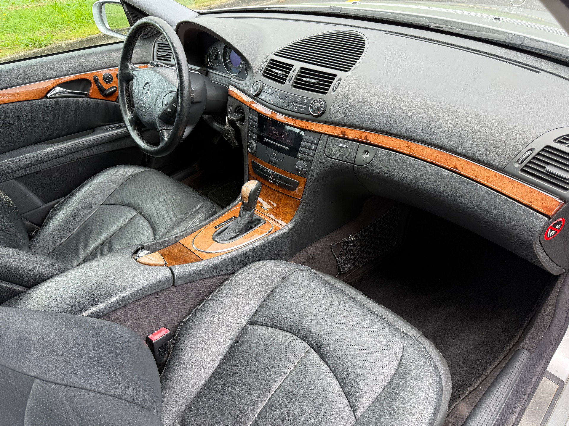 MERCEDES-BENZ E 240 Elégance-image-14