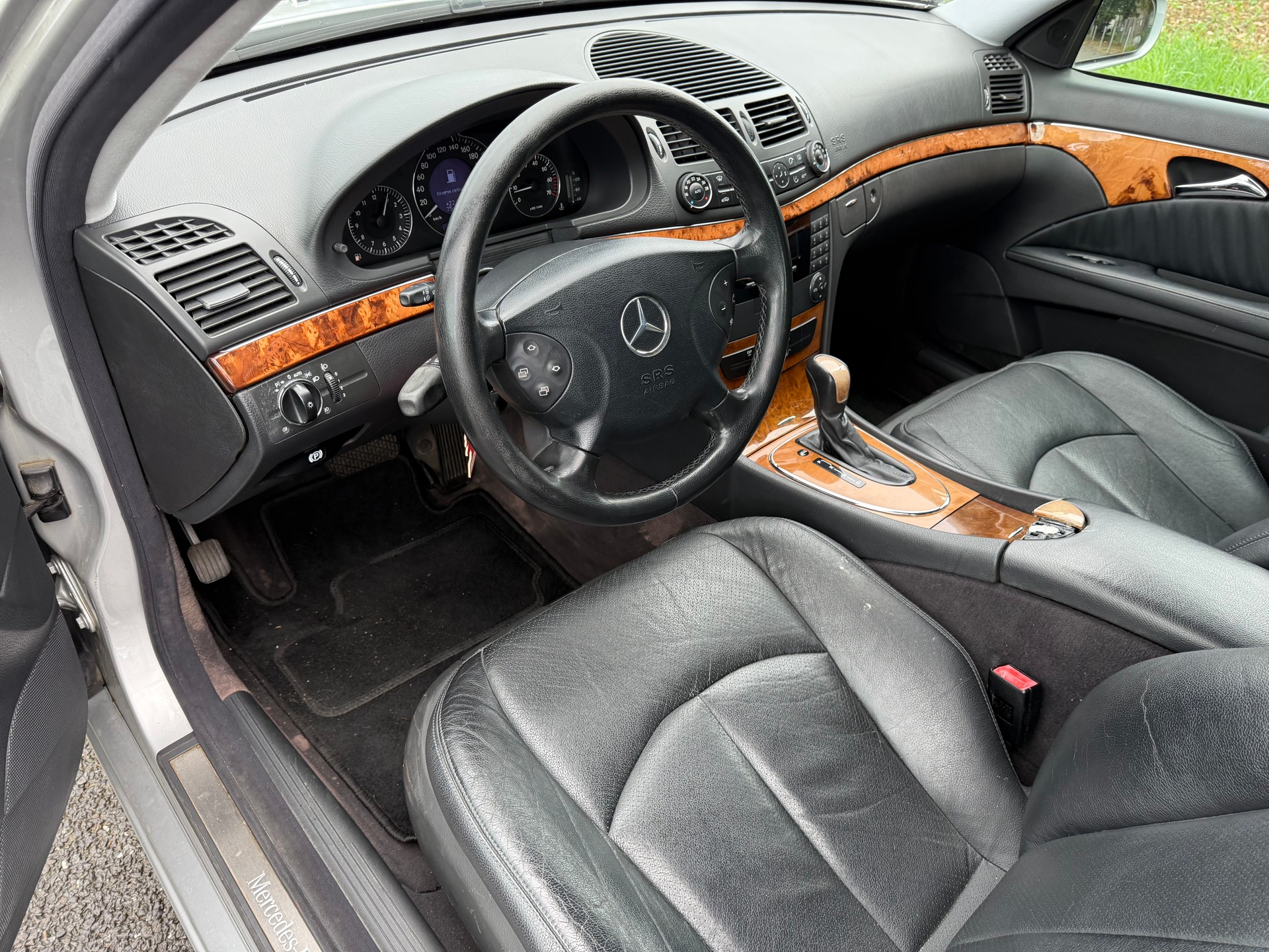 MERCEDES-BENZ E 240 Elégance-image-11
