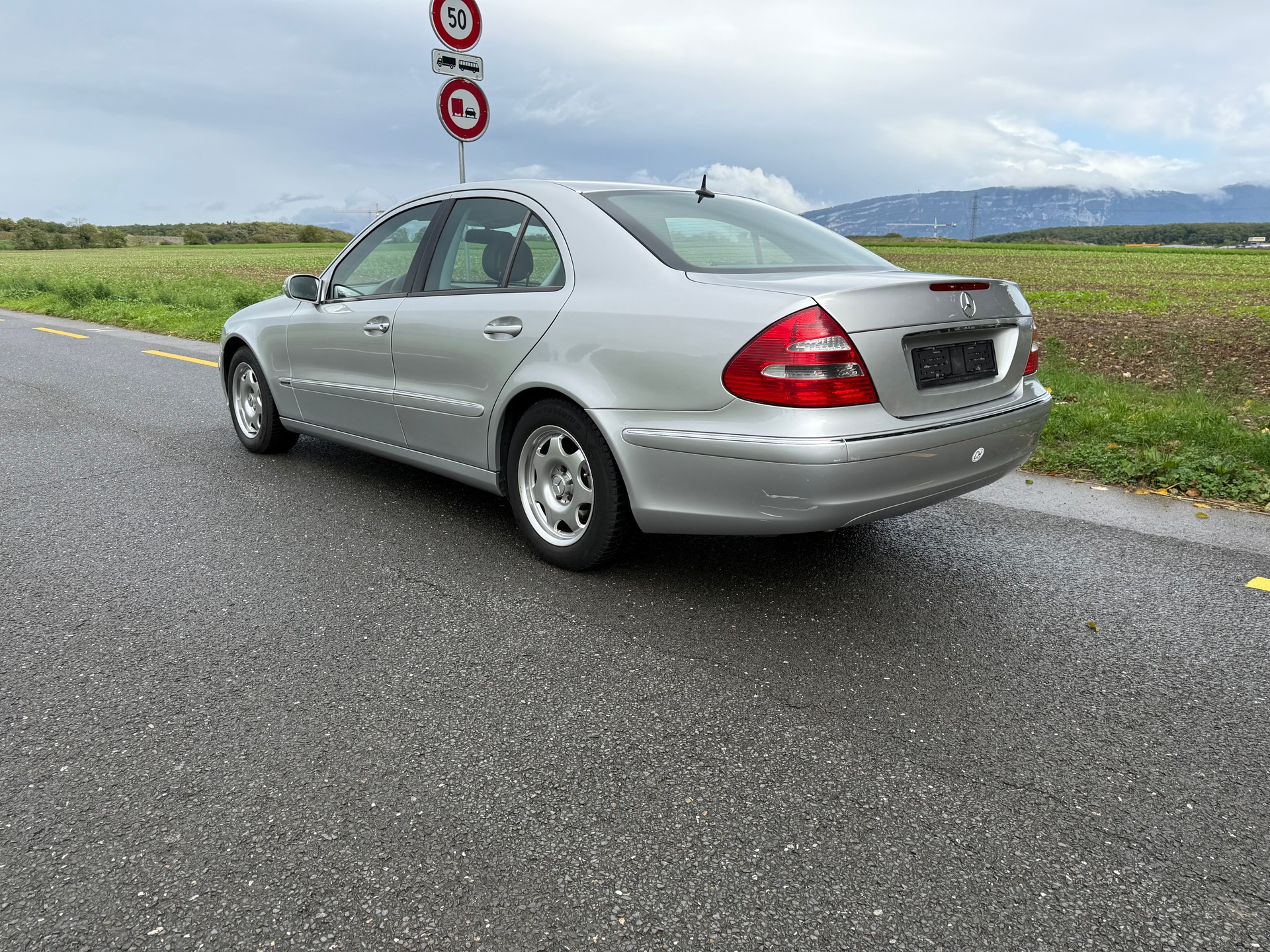 MERCEDES-BENZ E 240 Elégance-image-7