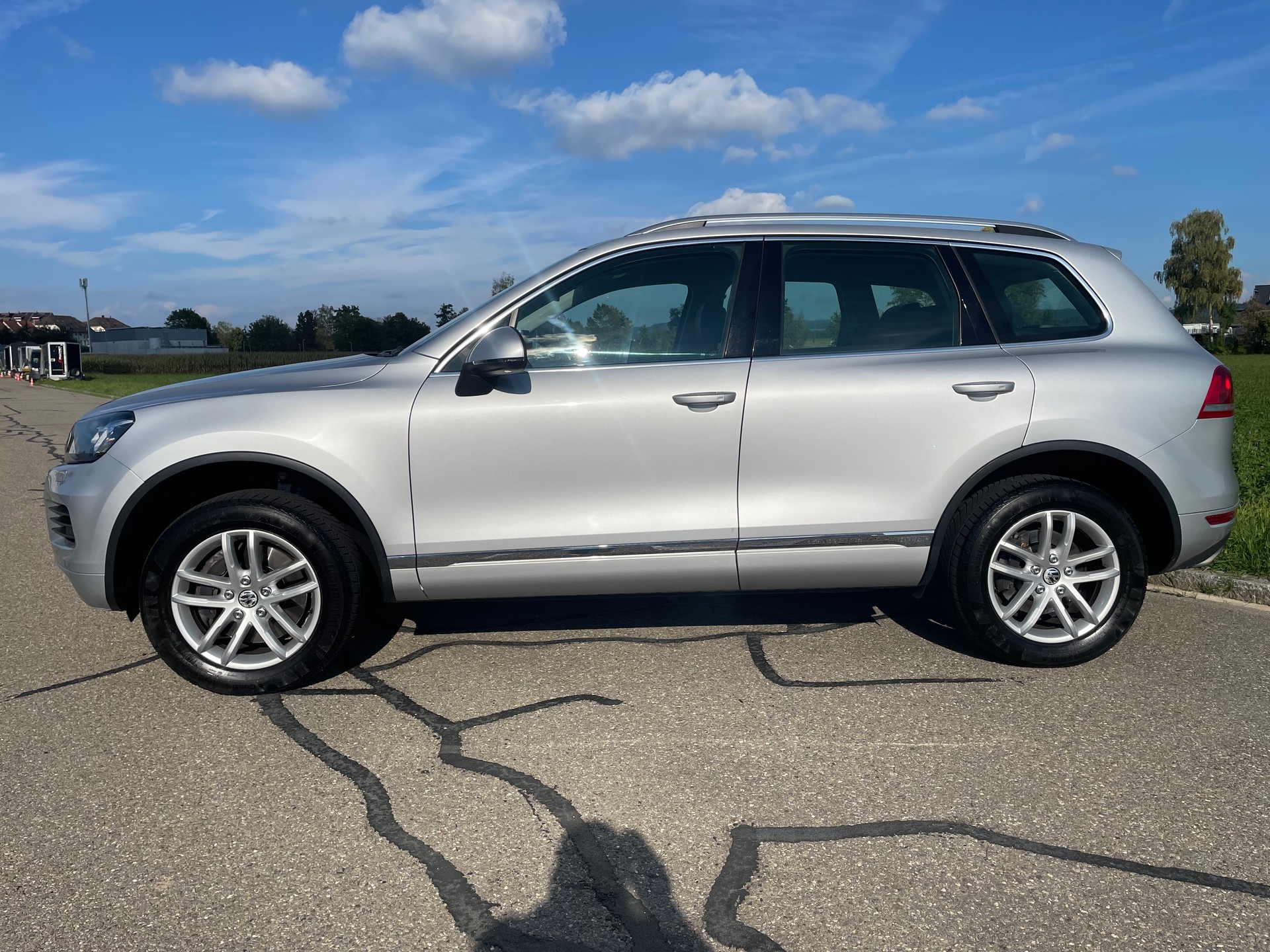 VW Touareg 3.0 TSI Hybrid Tiptronic * HYBRID - 3500kg AHK *-showroom-element-2