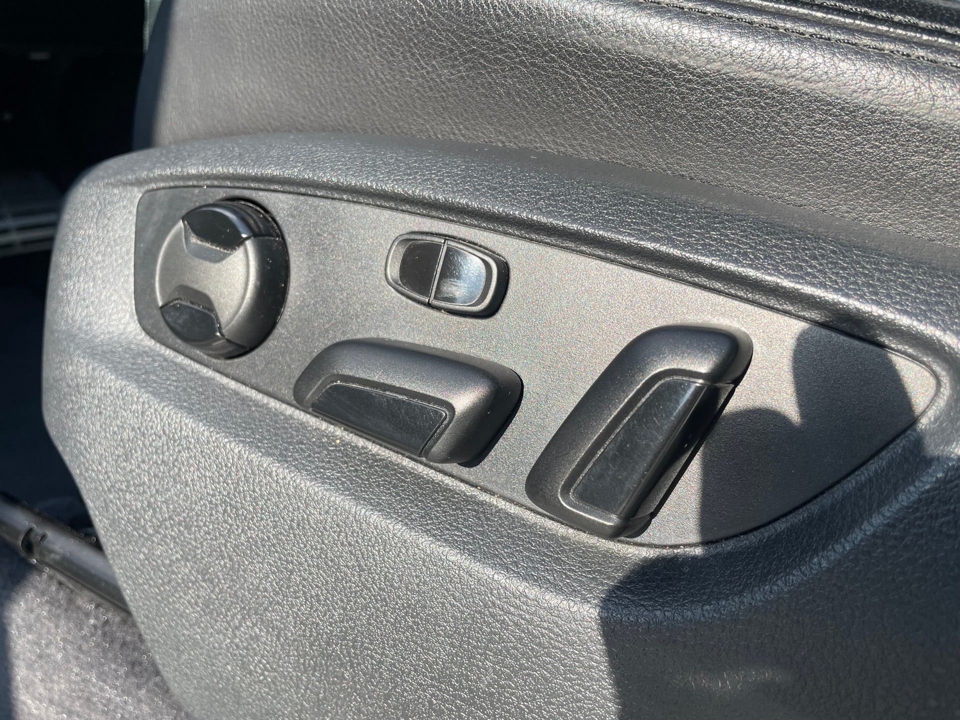 VW Touareg 3.0 TSI Hybrid Tiptronic * HYBRID - 3500kg AHK *-image-12