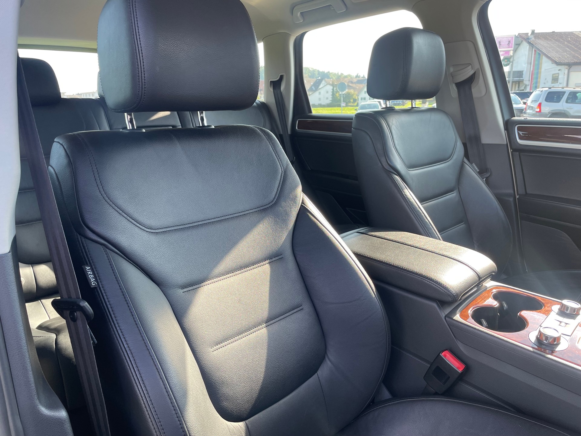 VW Touareg 3.0 TSI Hybrid Tiptronic * HYBRID - 3500kg AHK *-image-15