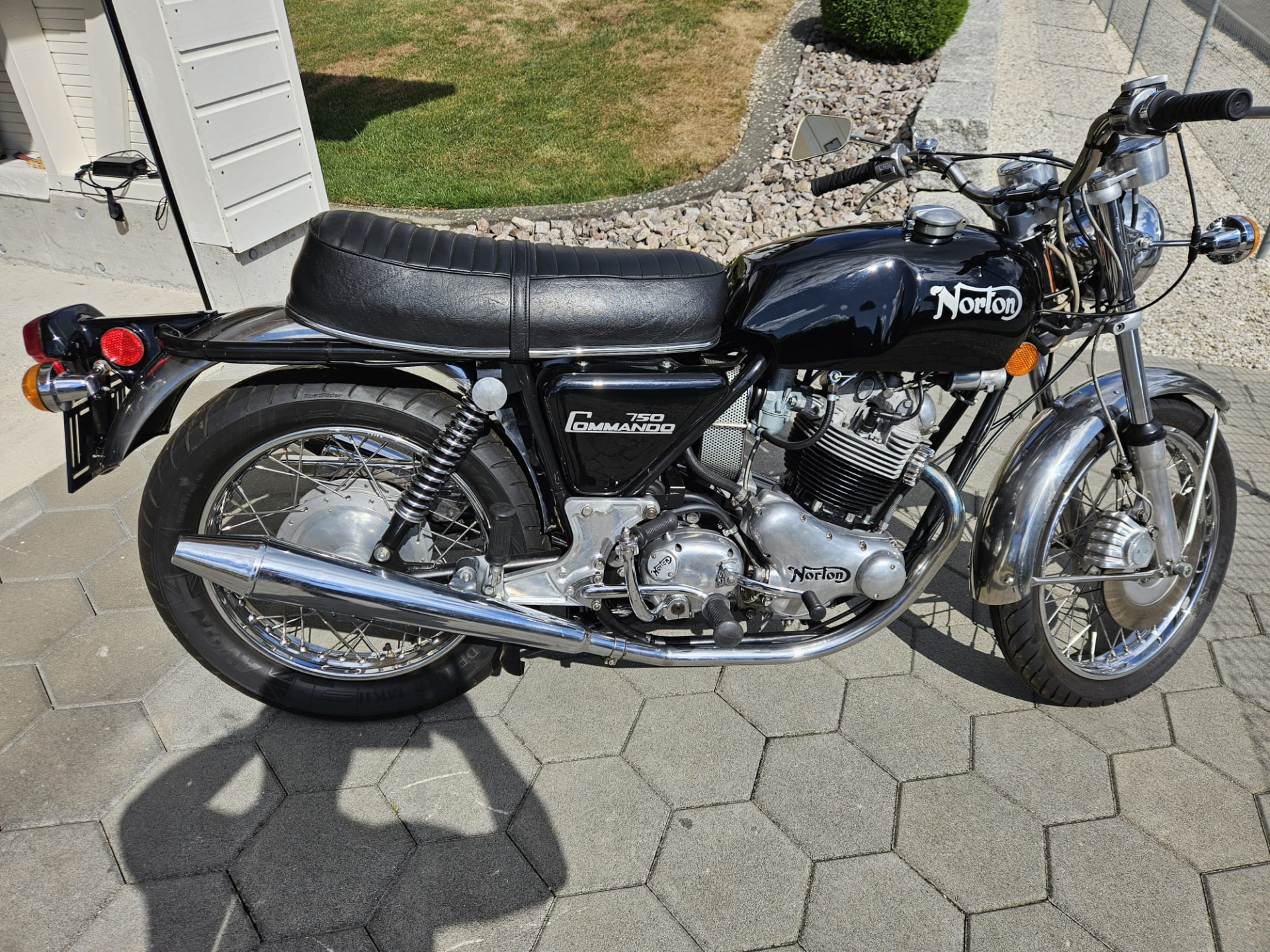 NORTON Commando 750-showroom-element-3
