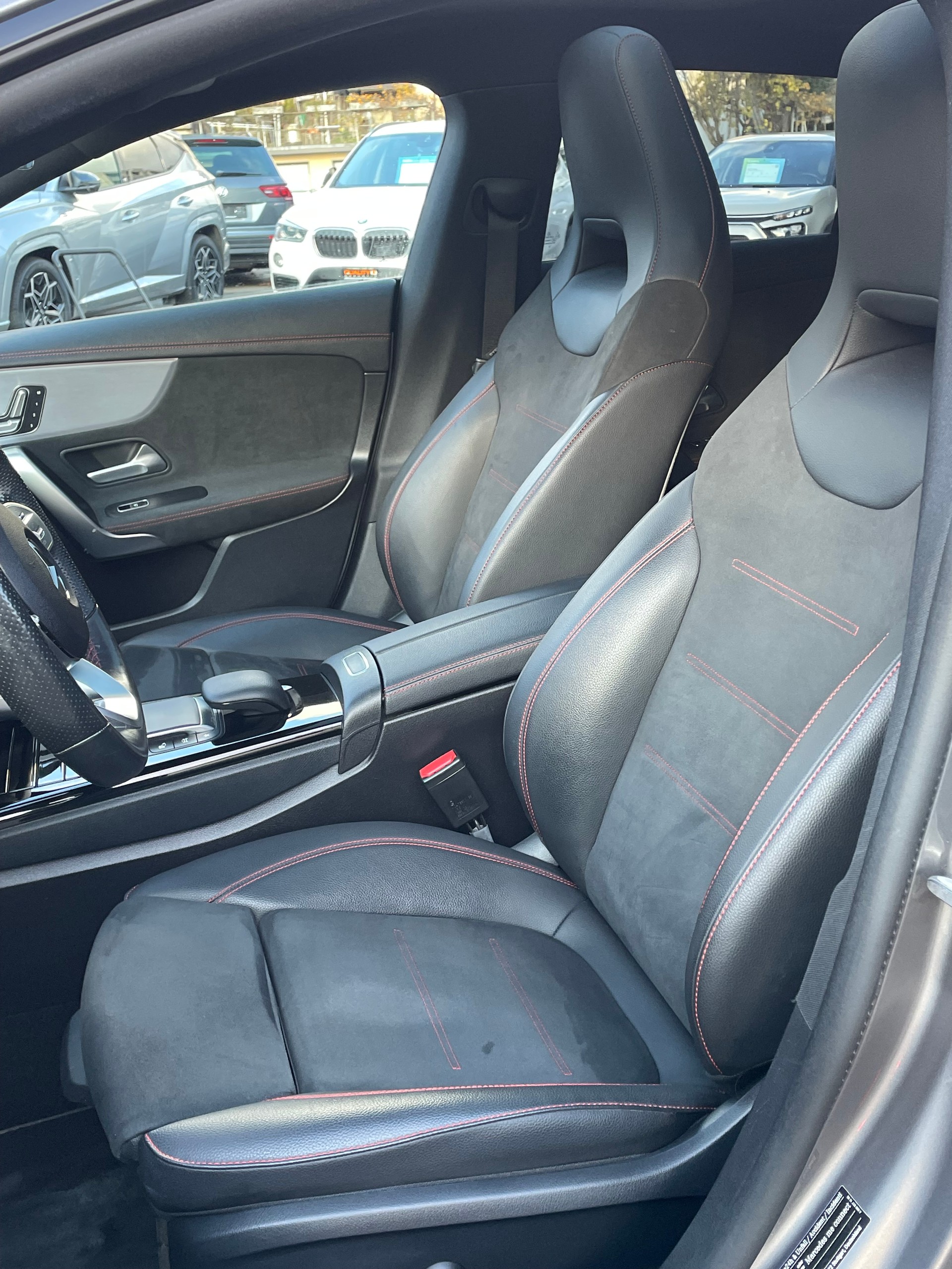 MERCEDES-BENZ CLA Shooting Brake 250 7G-DCT AMG Line-image-7