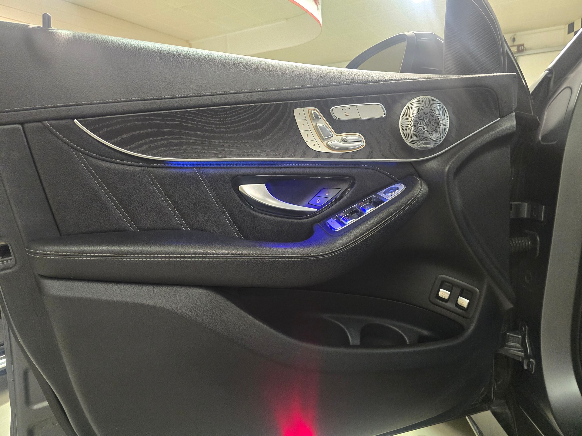 MERCEDES-BENZ GLC Coupé 63 S AMG 4Matic - Sonderlackierung-image-13