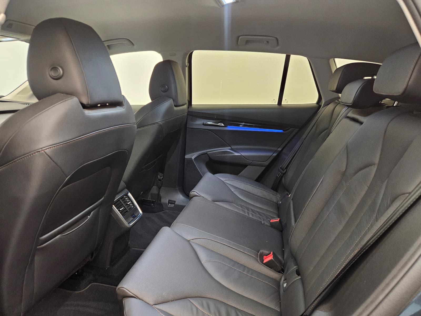 SKODA Enyaq iV 80x-image-13