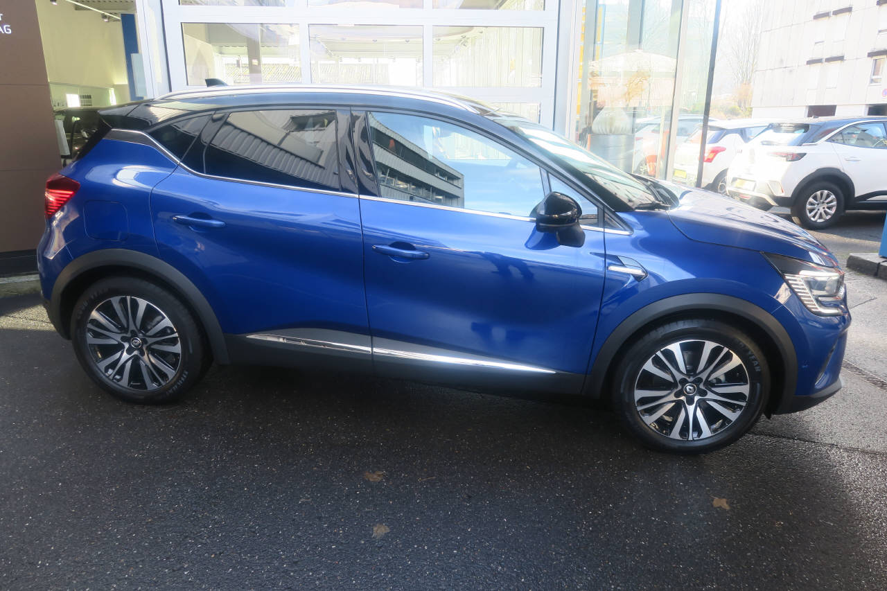 RENAULT Captur 1.6 E-Tech Plug-in iconic-showroom-element-1