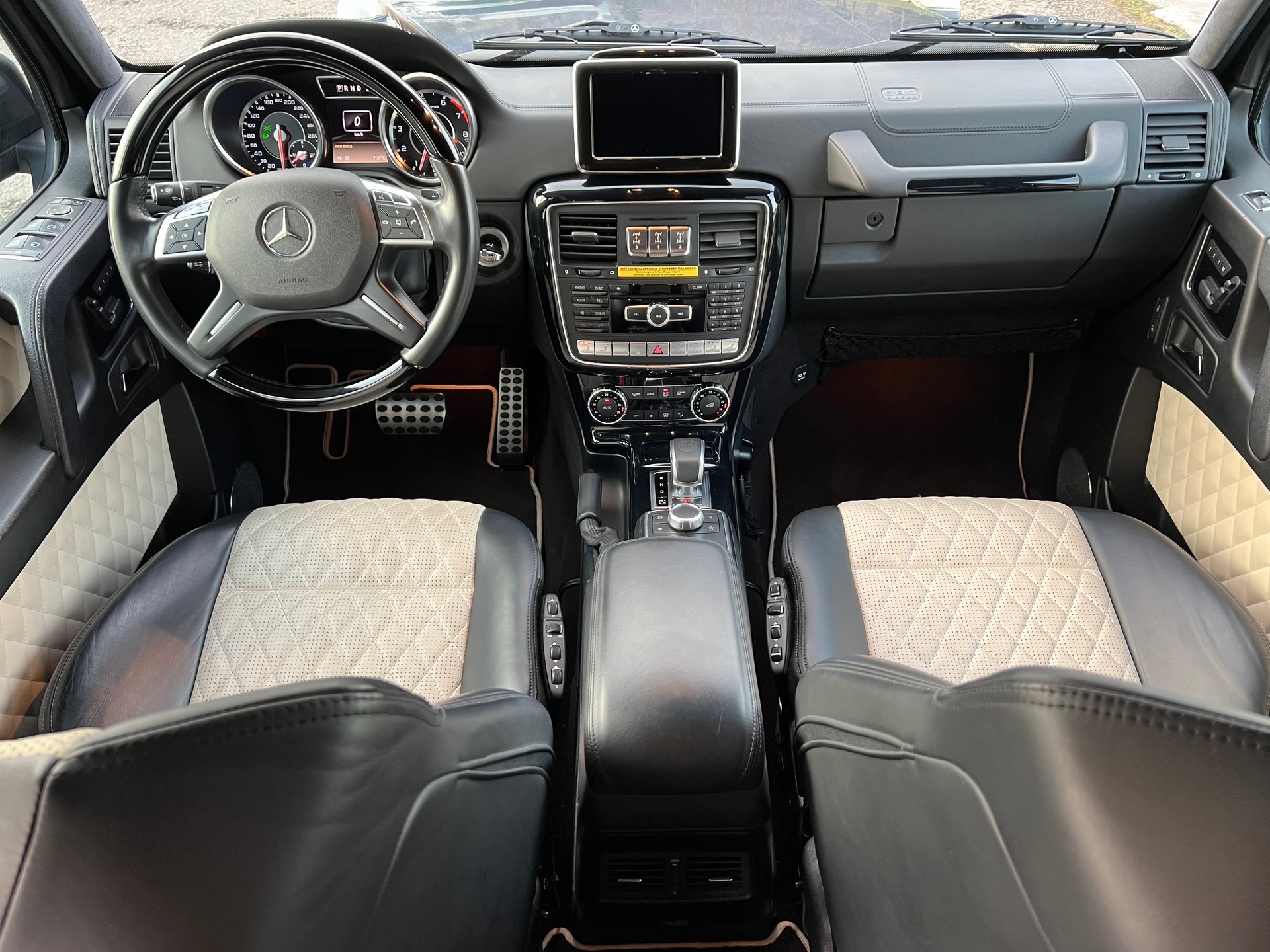MERCEDES-BENZ G 63 AMG Automatic-image-13