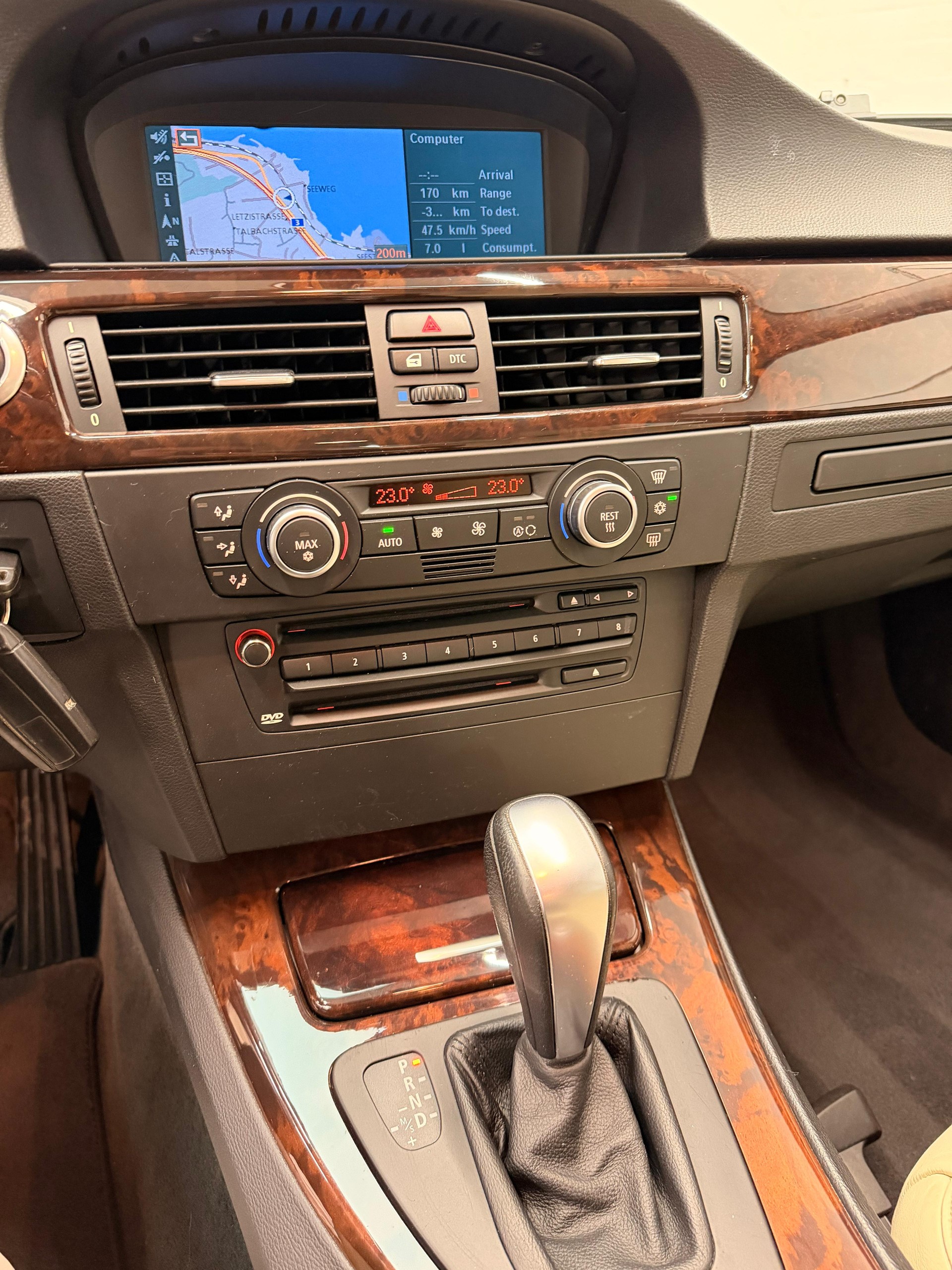BMW 325d (3.0 Diesel) Sport Edition Automat Frisch ab MFK Top Angebot-image-14
