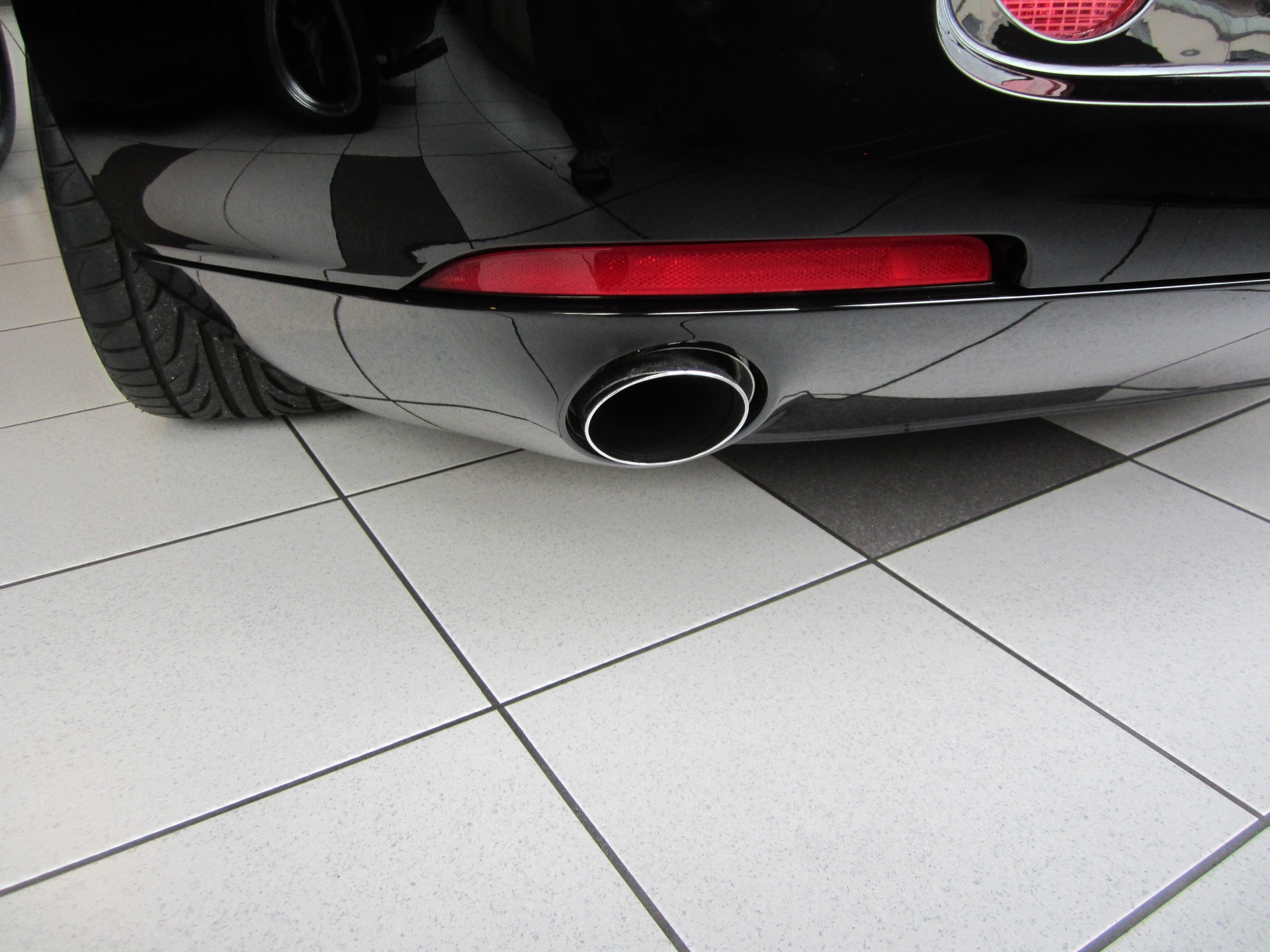 BMW Z8 Roadster-image-13